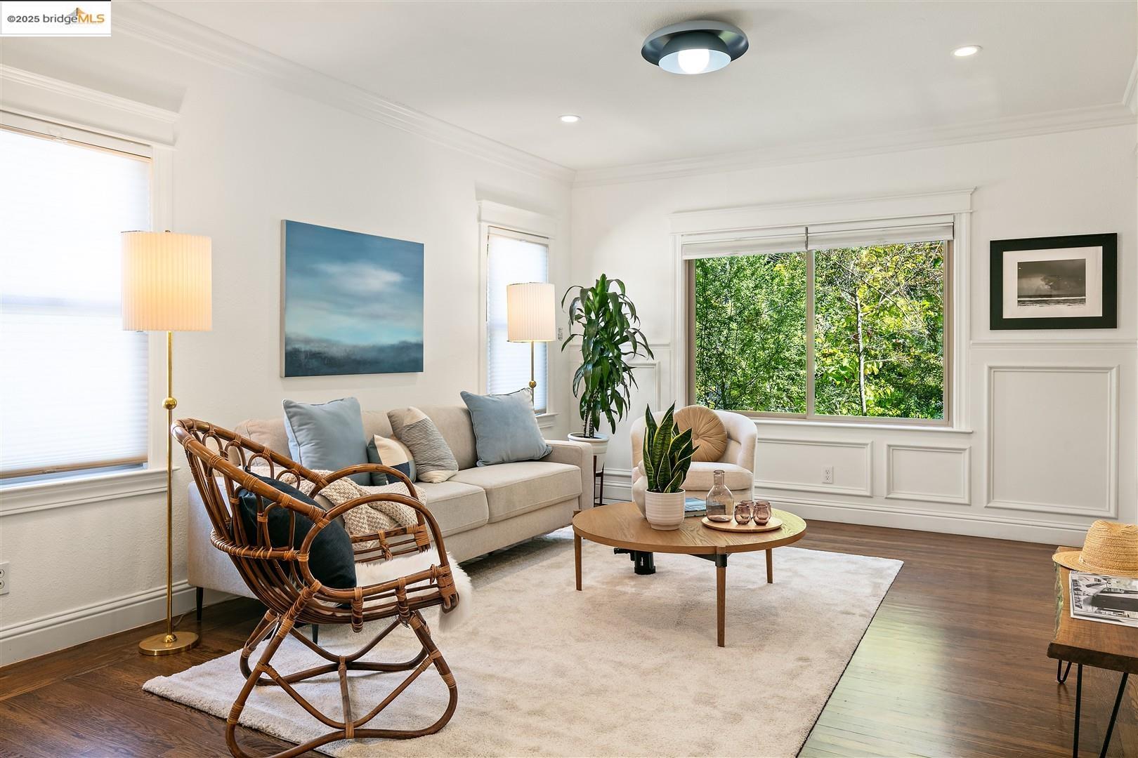 Detail Gallery Image 5 of 35 For 2310 Spaulding Ave, Berkeley,  CA 94703 - 3 Beds | 2 Baths