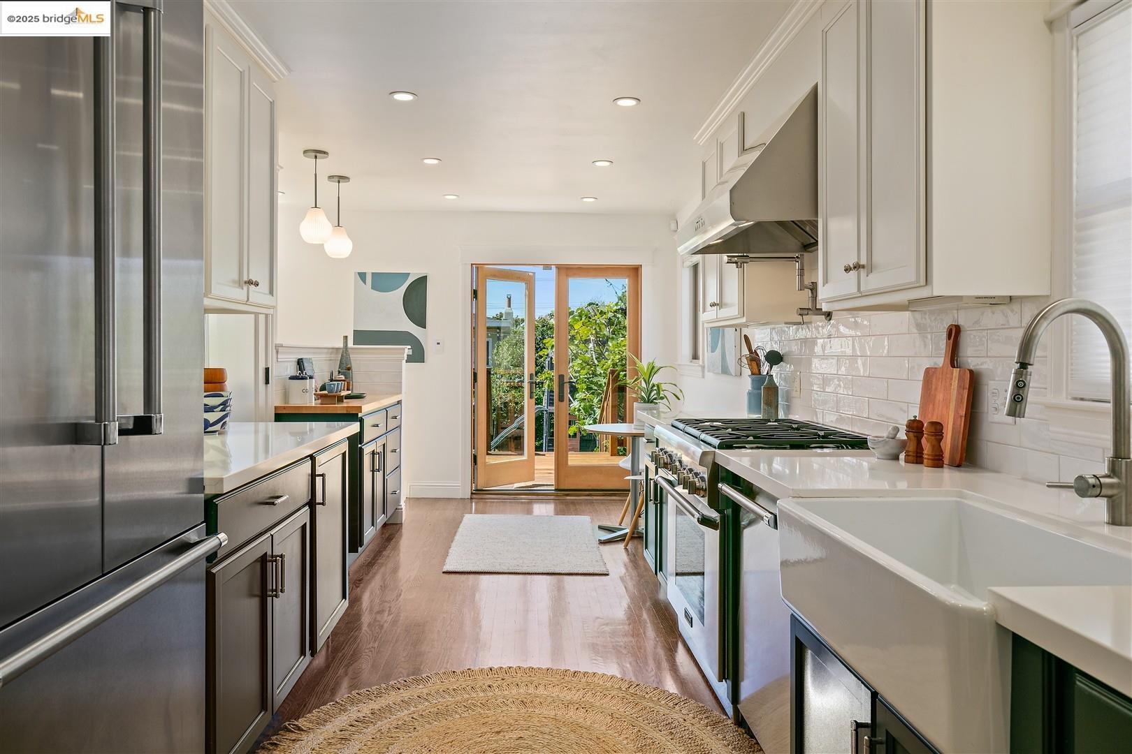Detail Gallery Image 10 of 35 For 2310 Spaulding Ave, Berkeley,  CA 94703 - 3 Beds | 2 Baths