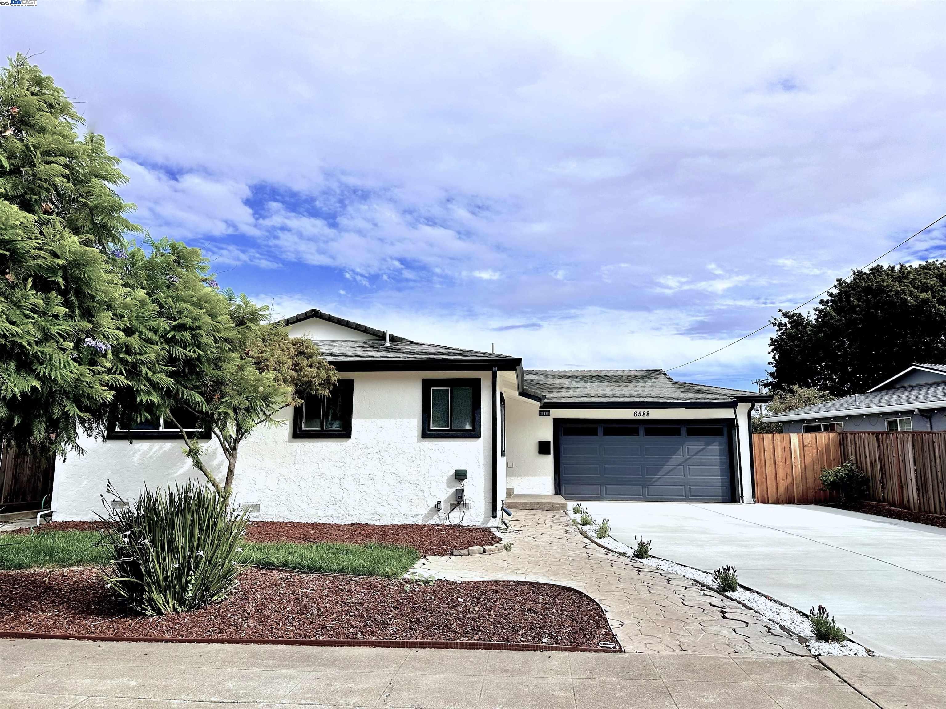 Detail Gallery Image 3 of 31 For 6588 Flanders Dr, Newark,  CA 94560 - 3 Beds | 2 Baths
