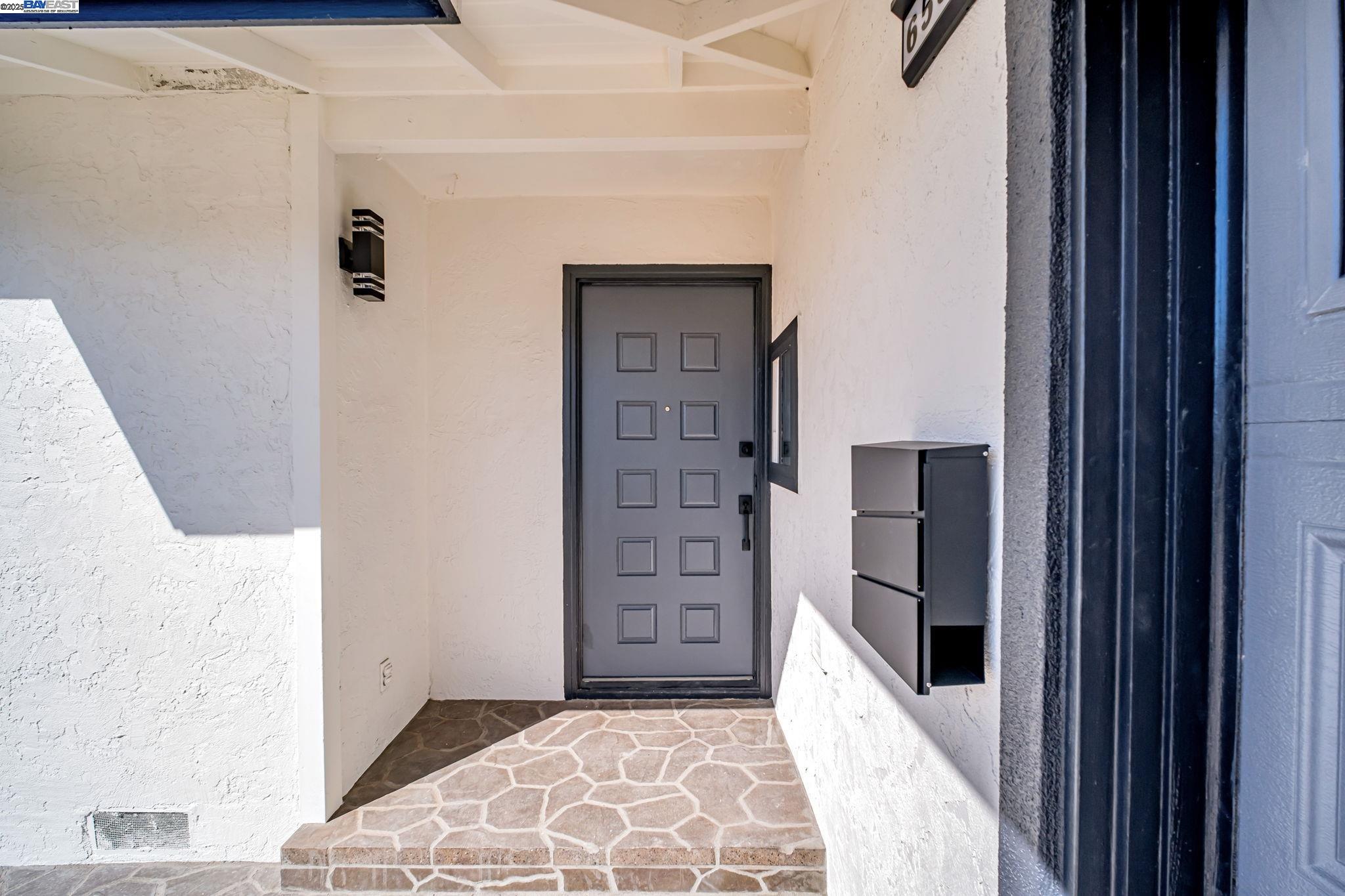 Detail Gallery Image 5 of 31 For 6588 Flanders Dr, Newark,  CA 94560 - 3 Beds | 2 Baths