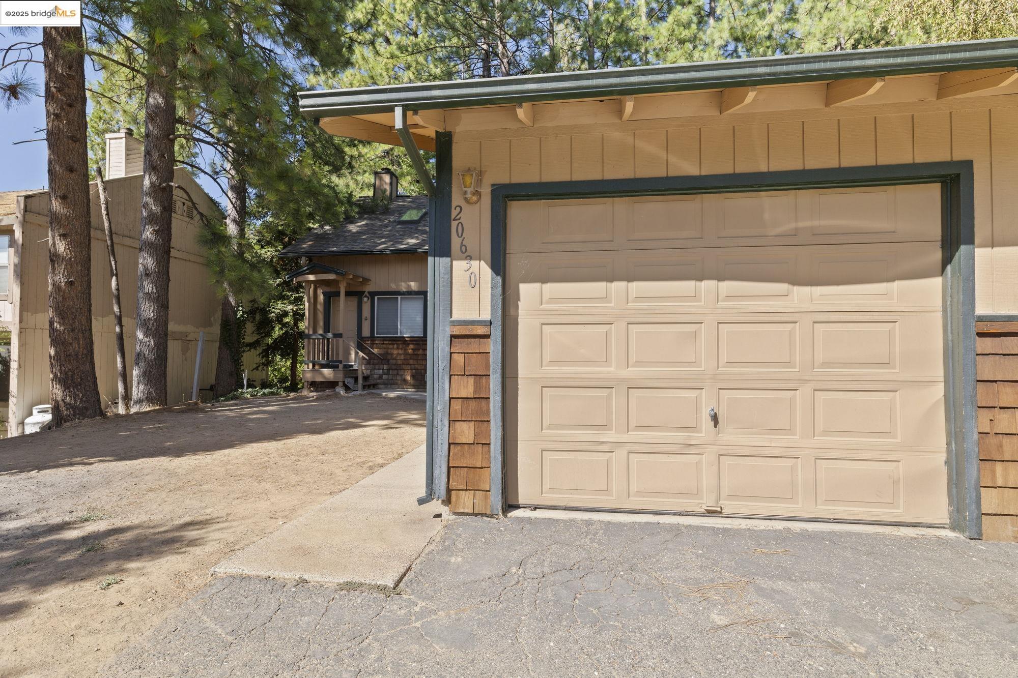 Detail Gallery Image 2 of 26 For 20630 Chief Fuller Road, Mi Wuk Village,  CA 95346 - 3 Beds | 2 Baths