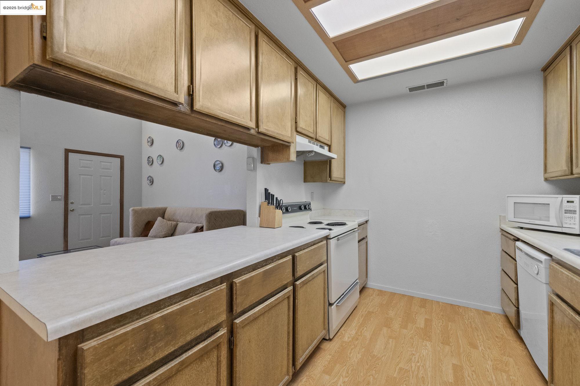 Detail Gallery Image 14 of 26 For 20630 Chief Fuller Road, Mi Wuk Village,  CA 95346 - 3 Beds | 2 Baths