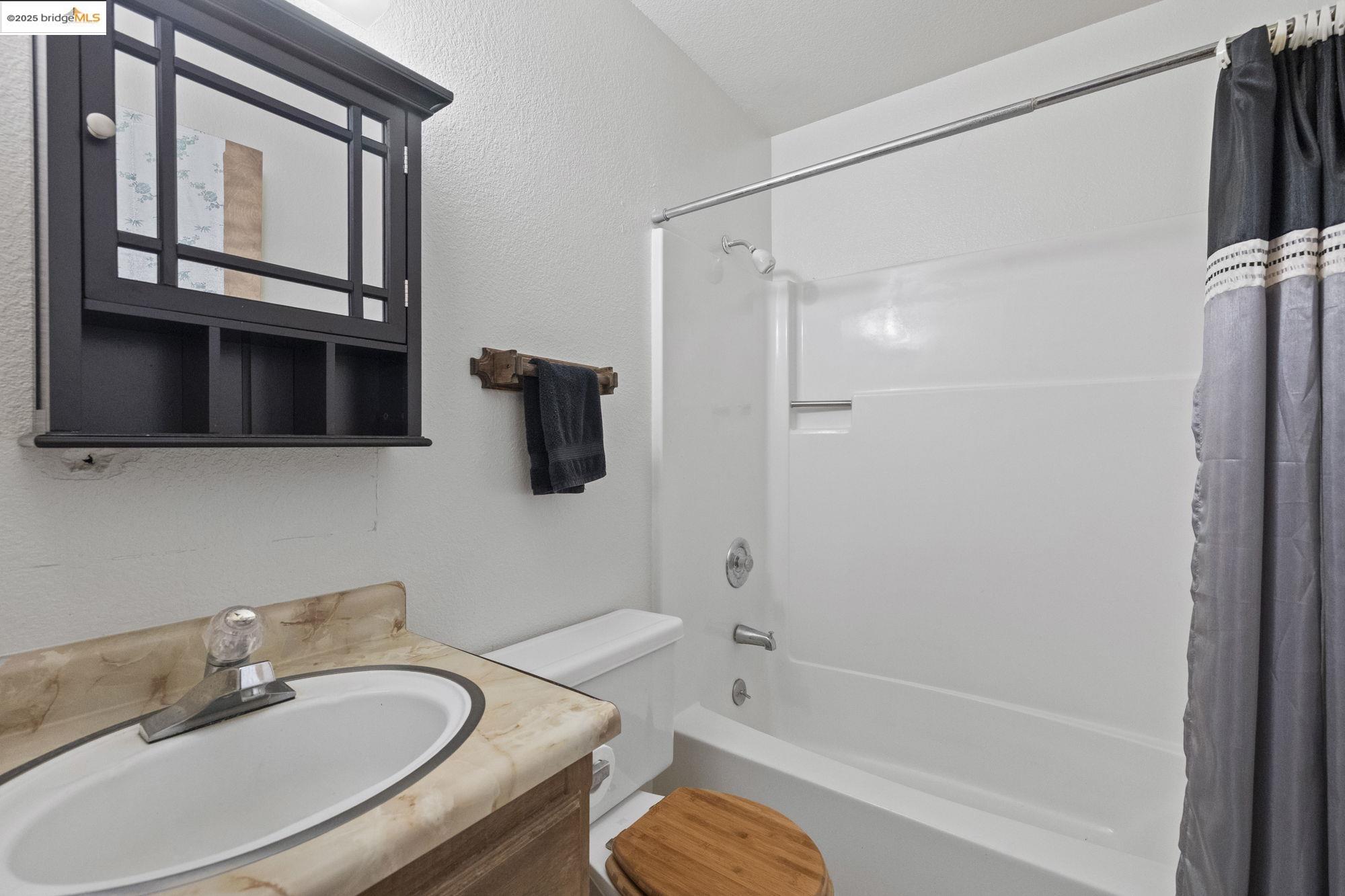 Detail Gallery Image 18 of 26 For 20630 Chief Fuller Road, Mi Wuk Village,  CA 95346 - 3 Beds | 2 Baths