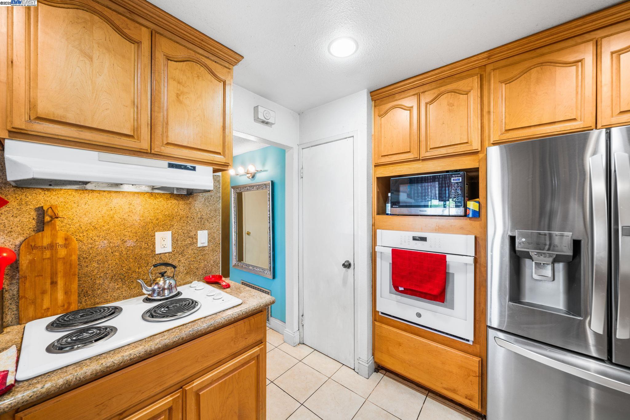 Detail Gallery Image 19 of 41 For 2566 Boren Dr, San Jose,  CA 95121 - 3 Beds | 2 Baths