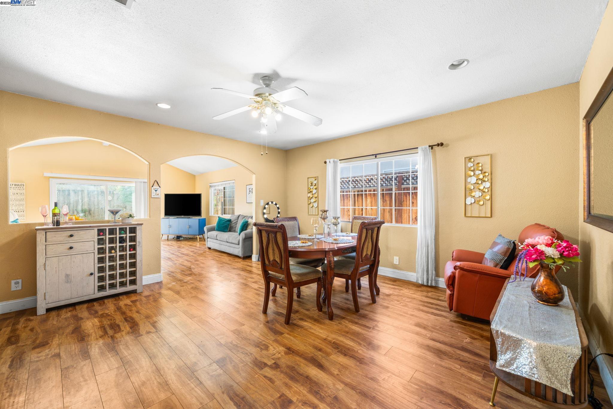 Detail Gallery Image 21 of 41 For 2566 Boren Dr, San Jose,  CA 95121 - 3 Beds | 2 Baths