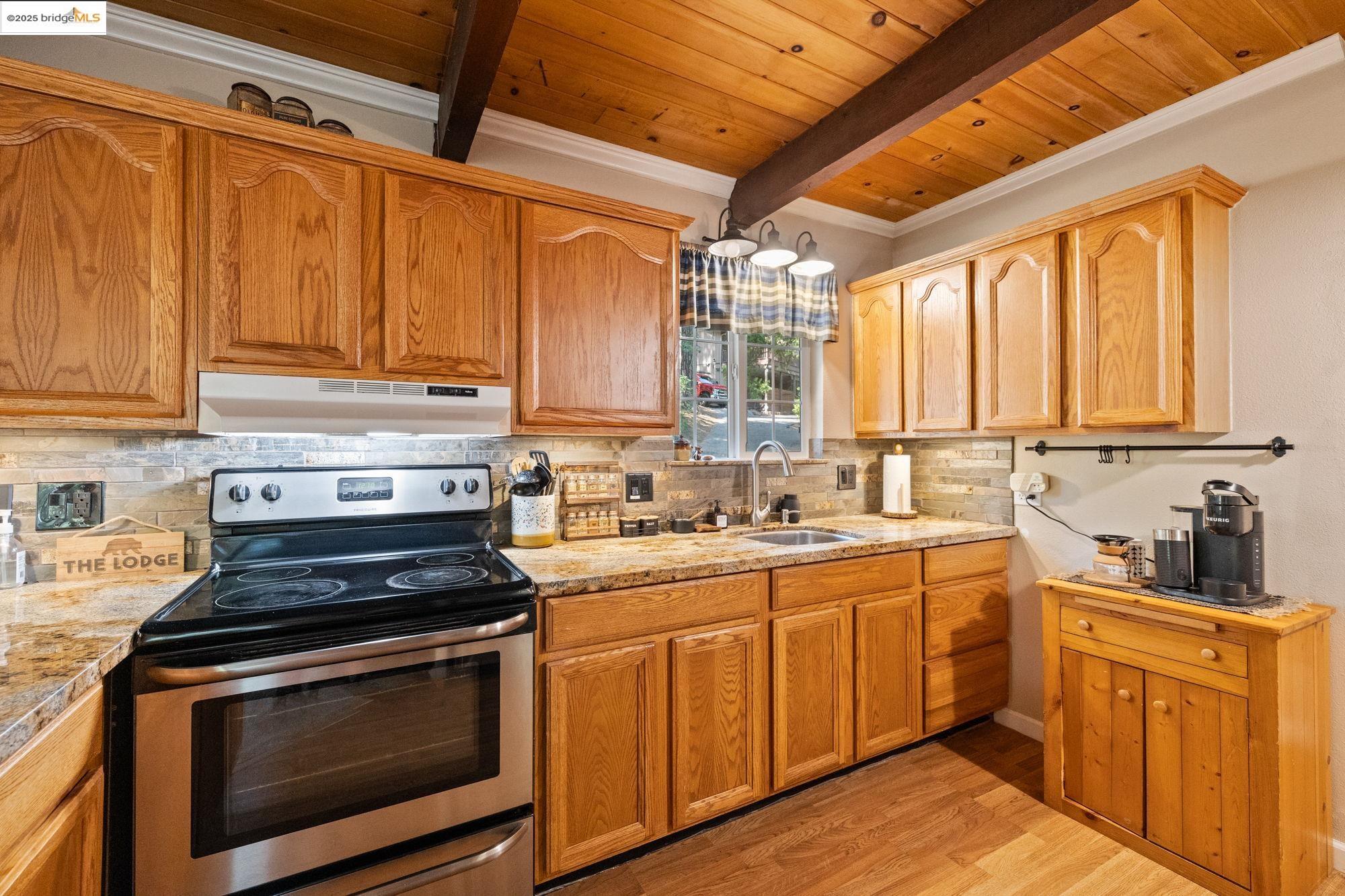 Detail Gallery Image 8 of 32 For 25295 Esther, Long Barn,  CA 95335 - 3 Beds | 1 Baths