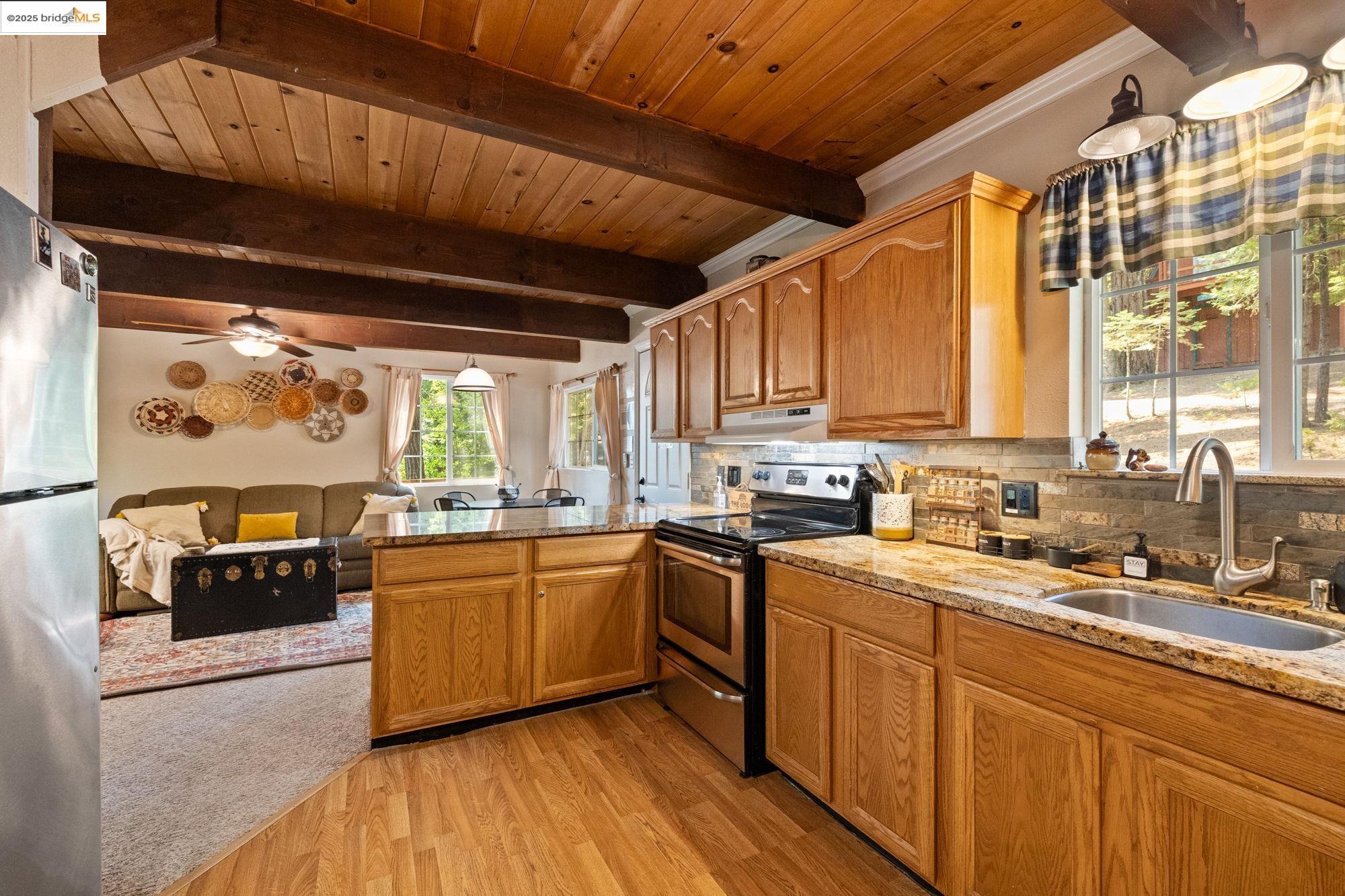 Detail Gallery Image 9 of 32 For 25295 Esther, Long Barn,  CA 95335 - 3 Beds | 1 Baths