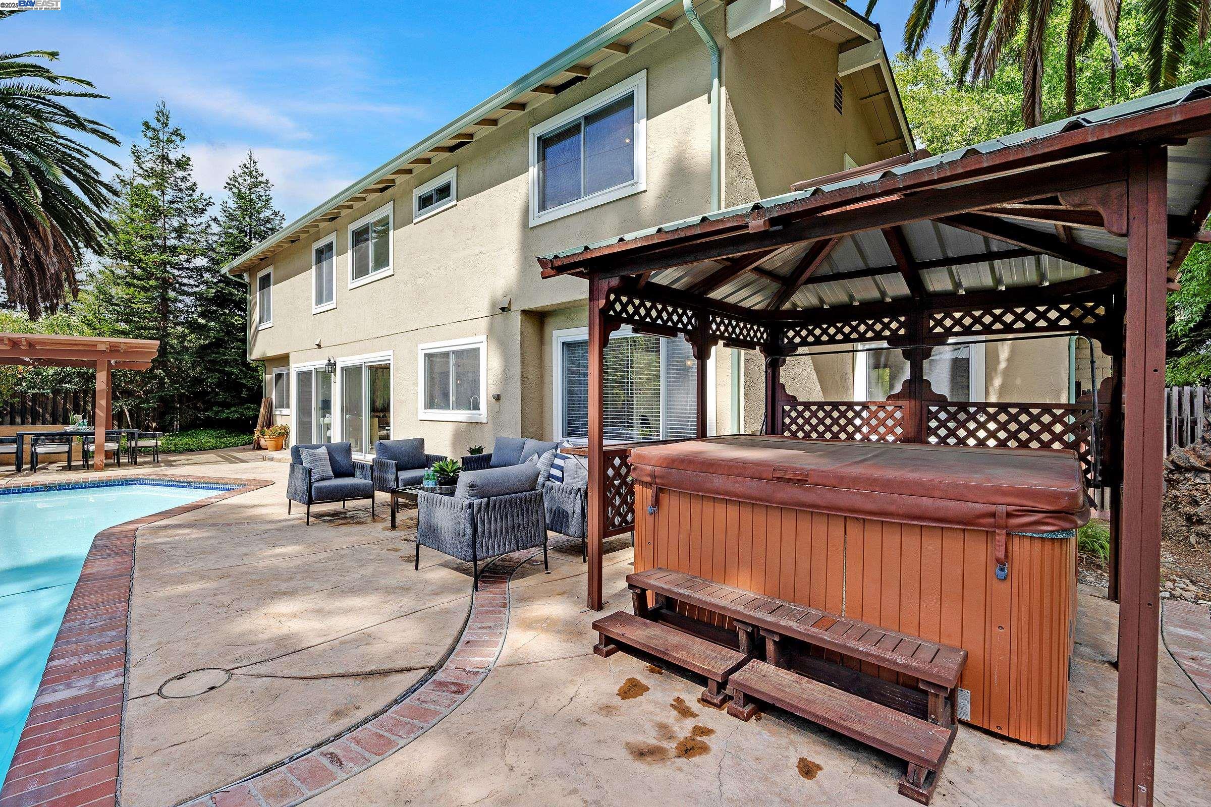 Detail Gallery Image 25 of 48 For 651 Derbyshire Place, Danville,  CA 94526 - 5 Beds | 3 Baths