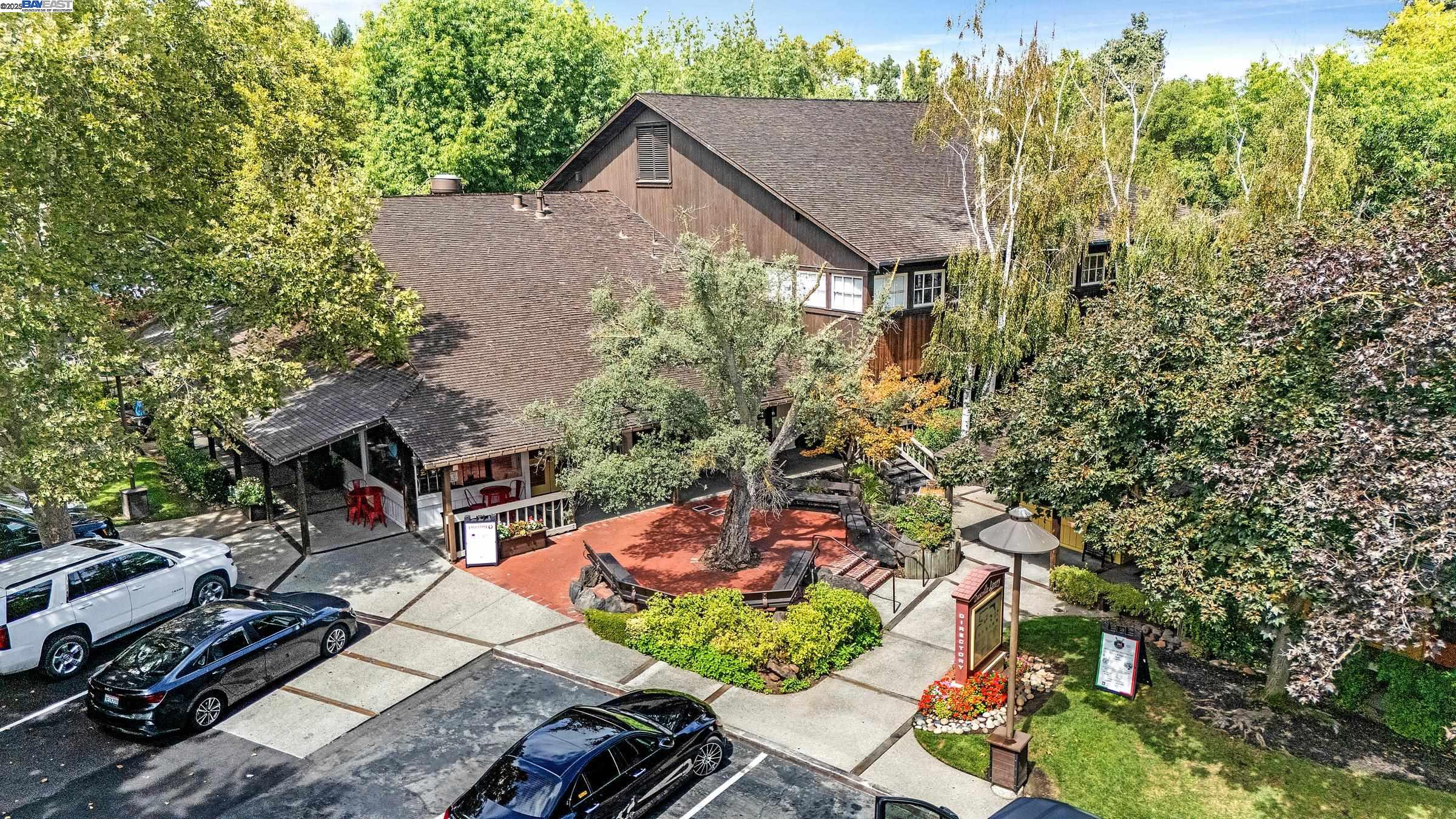 Detail Gallery Image 42 of 48 For 651 Derbyshire Place, Danville,  CA 94526 - 5 Beds | 3 Baths