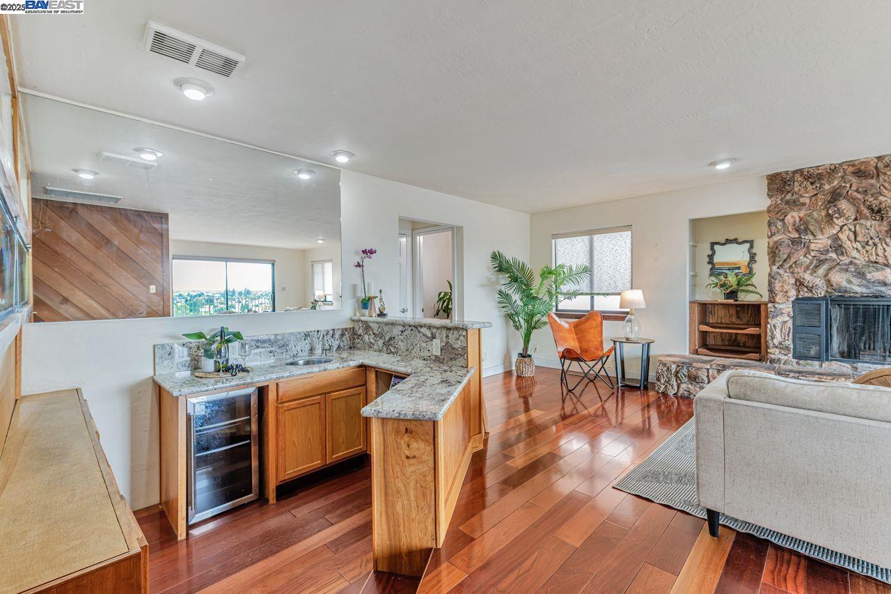 Detail Gallery Image 12 of 60 For 31865 Chicoine Ave, Hayward,  CA 94544 - 3 Beds | 2/1 Baths