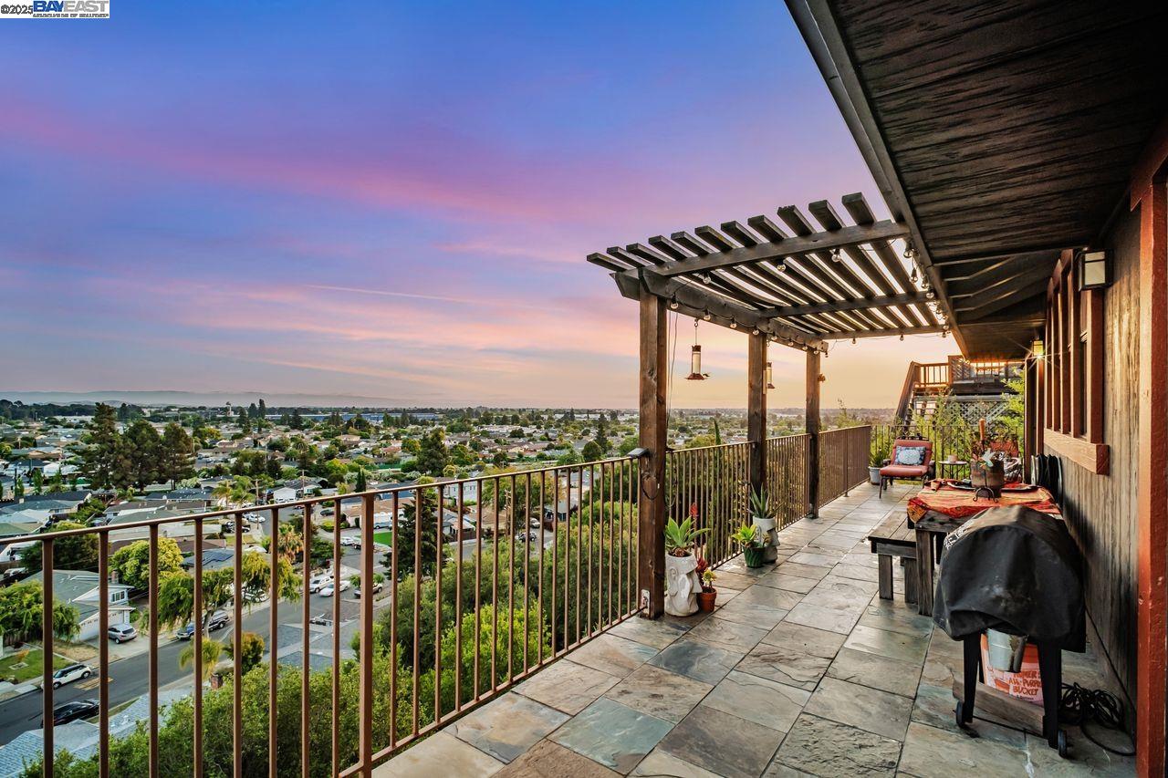 Detail Gallery Image 55 of 60 For 31865 Chicoine Ave, Hayward,  CA 94544 - 3 Beds | 2/1 Baths
