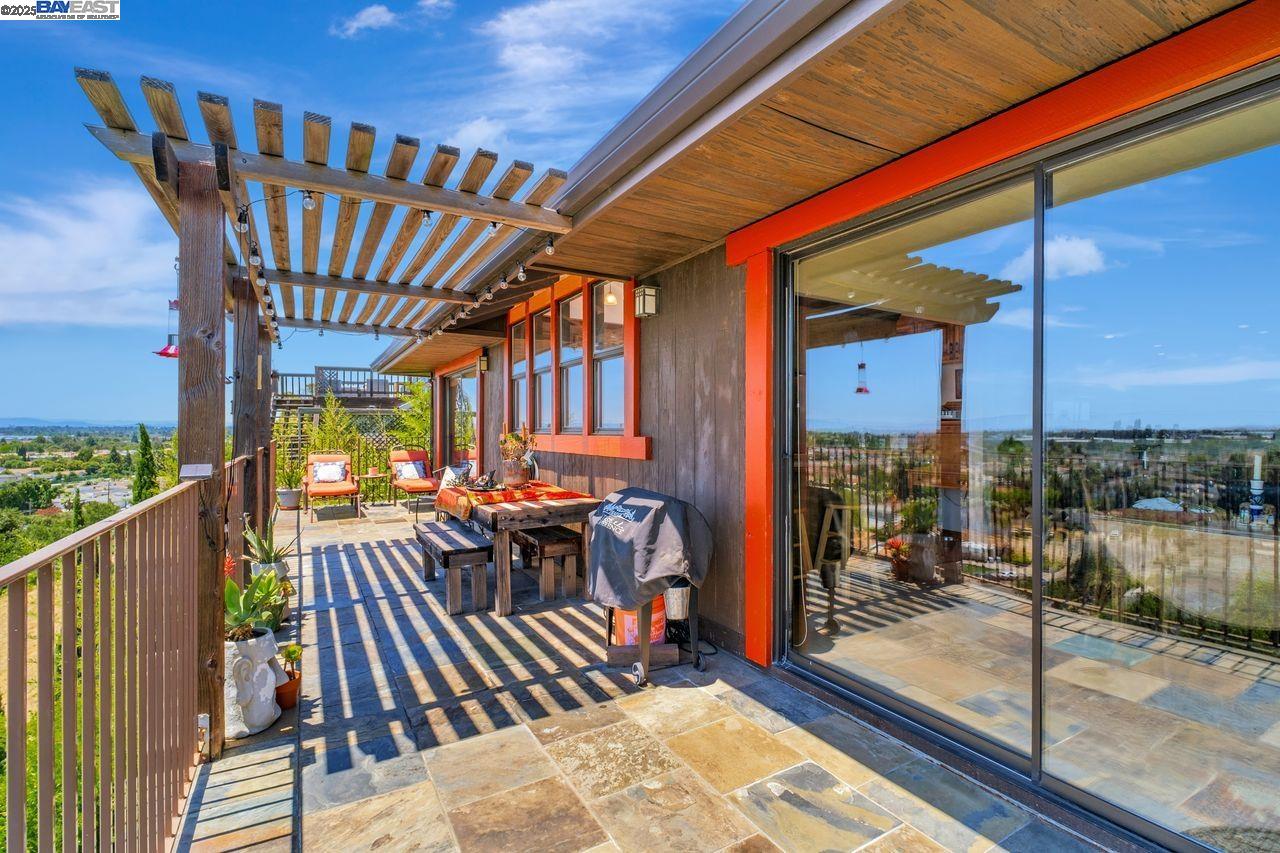 Detail Gallery Image 58 of 60 For 31865 Chicoine Ave, Hayward,  CA 94544 - 3 Beds | 2/1 Baths