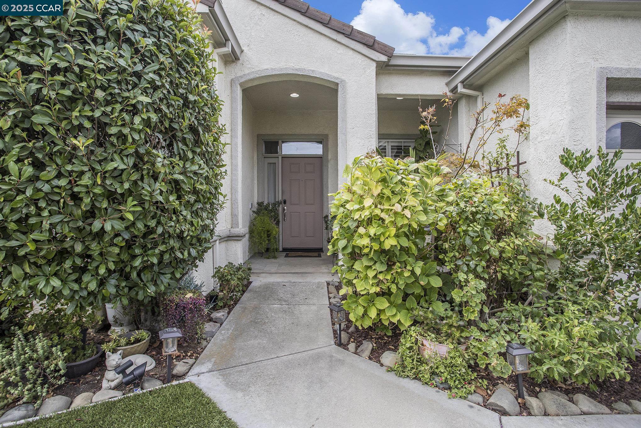 Detail Gallery Image 3 of 32 For 451 Tayberry Ln, Brentwood,  CA 94513 - 2 Beds | 2/1 Baths