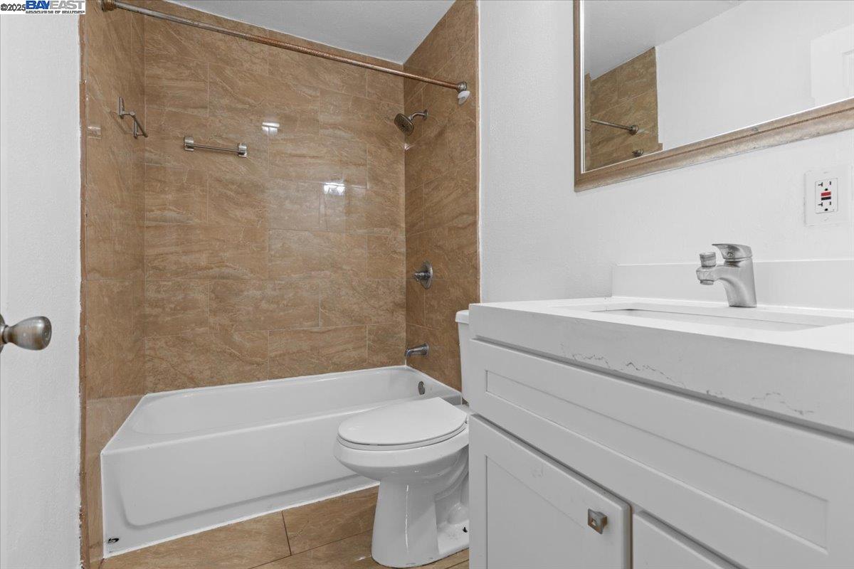 Detail Gallery Image 23 of 30 For 19650 San Miguel Ave, Castro Valley,  CA 94546 - 3 Beds | 2 Baths