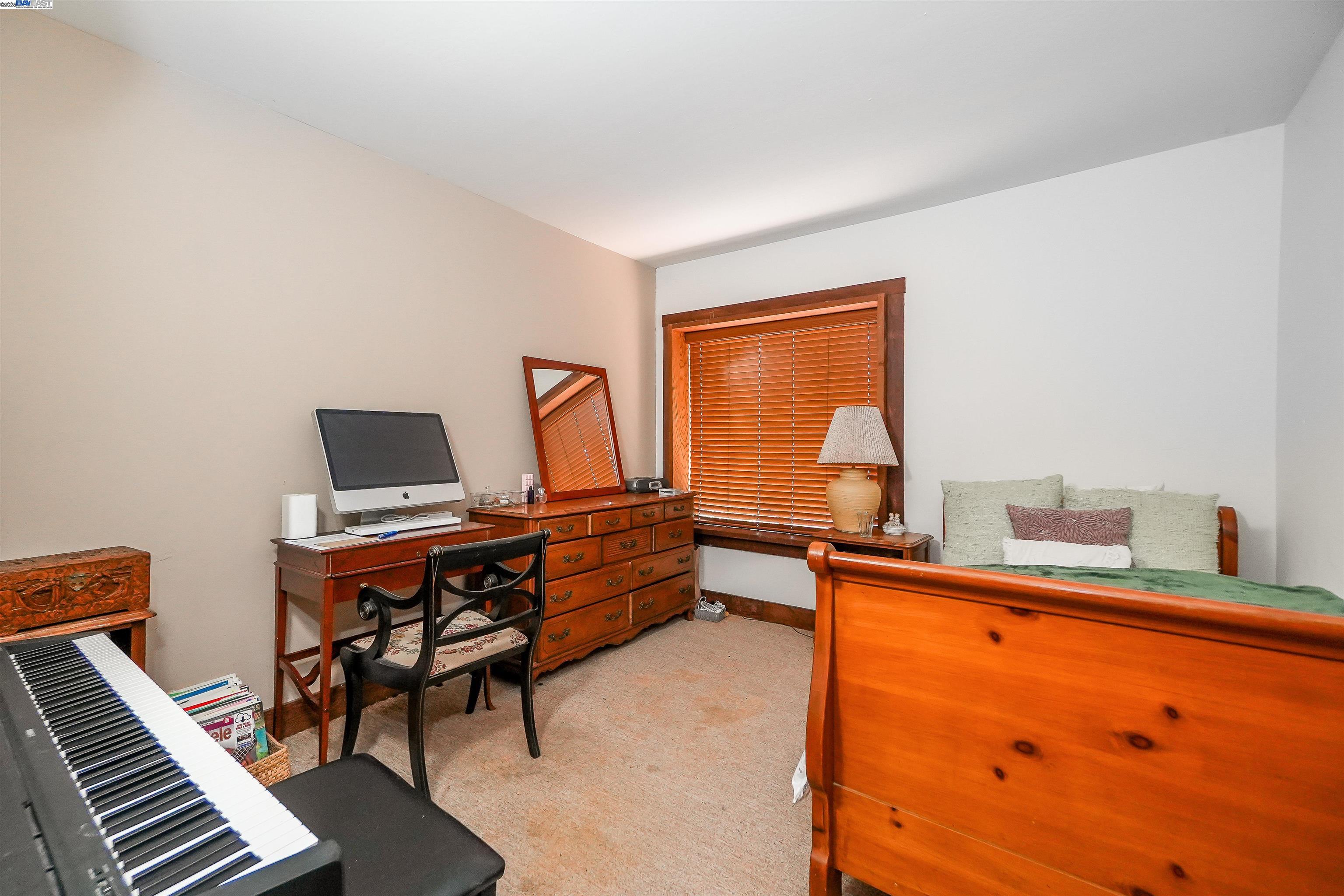 Detail Gallery Image 31 of 58 For 21 Red Rock Way, San Rafael,  CA 94903-3840 - 3 Beds | 2/1 Baths