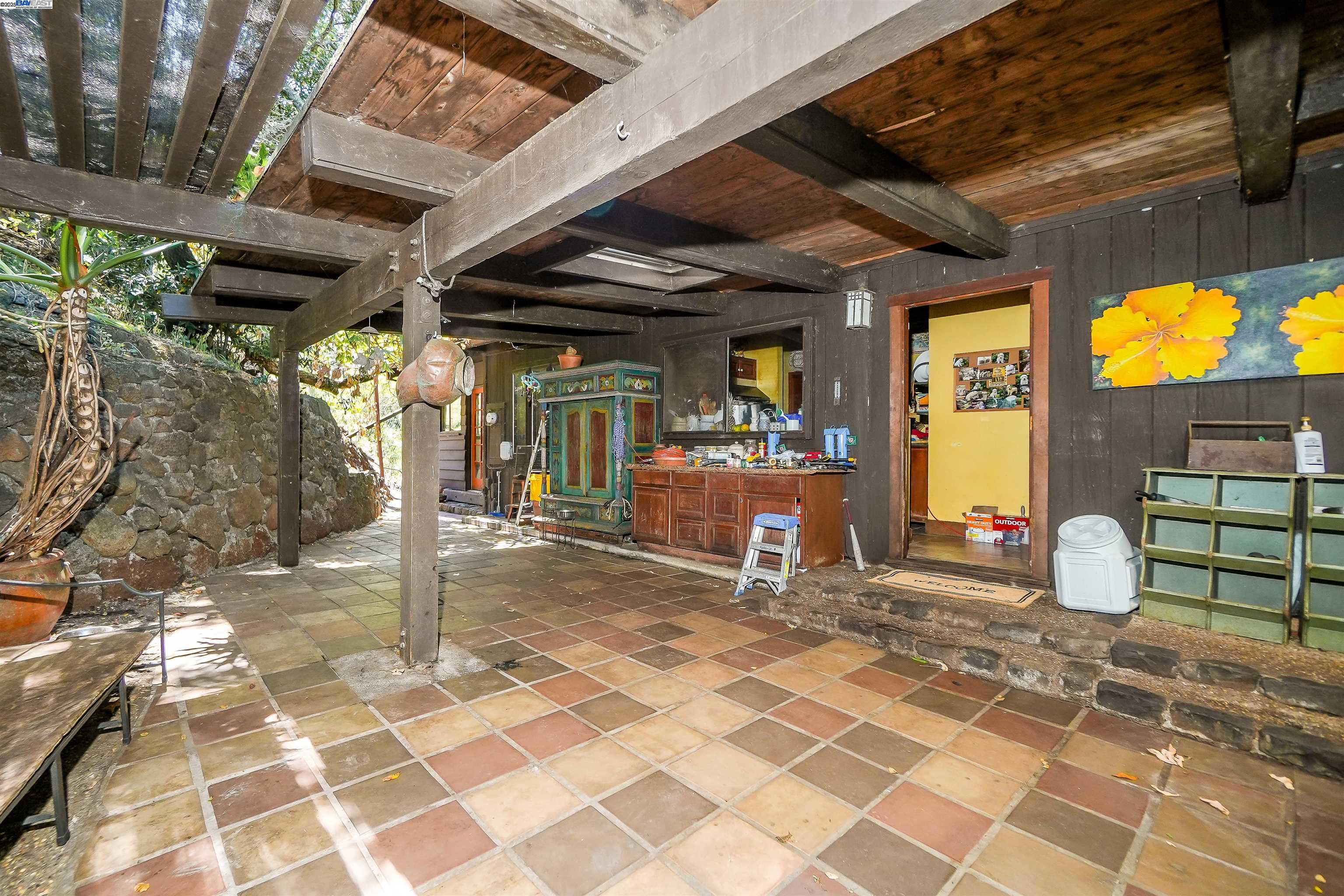 Detail Gallery Image 41 of 58 For 21 Red Rock Way, San Rafael,  CA 94903-3840 - 3 Beds | 2/1 Baths