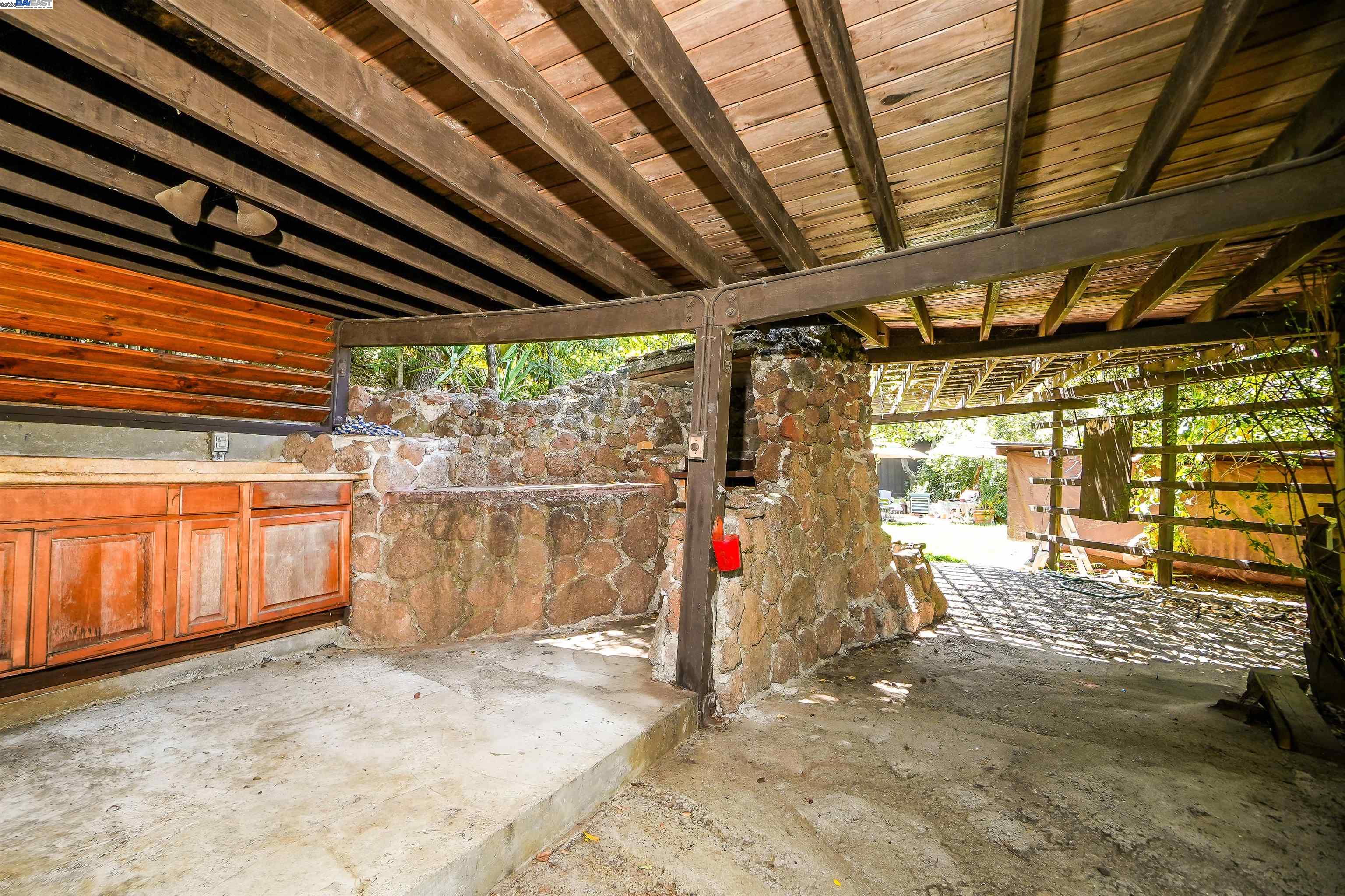Detail Gallery Image 49 of 58 For 21 Red Rock Way, San Rafael,  CA 94903-3840 - 3 Beds | 2/1 Baths