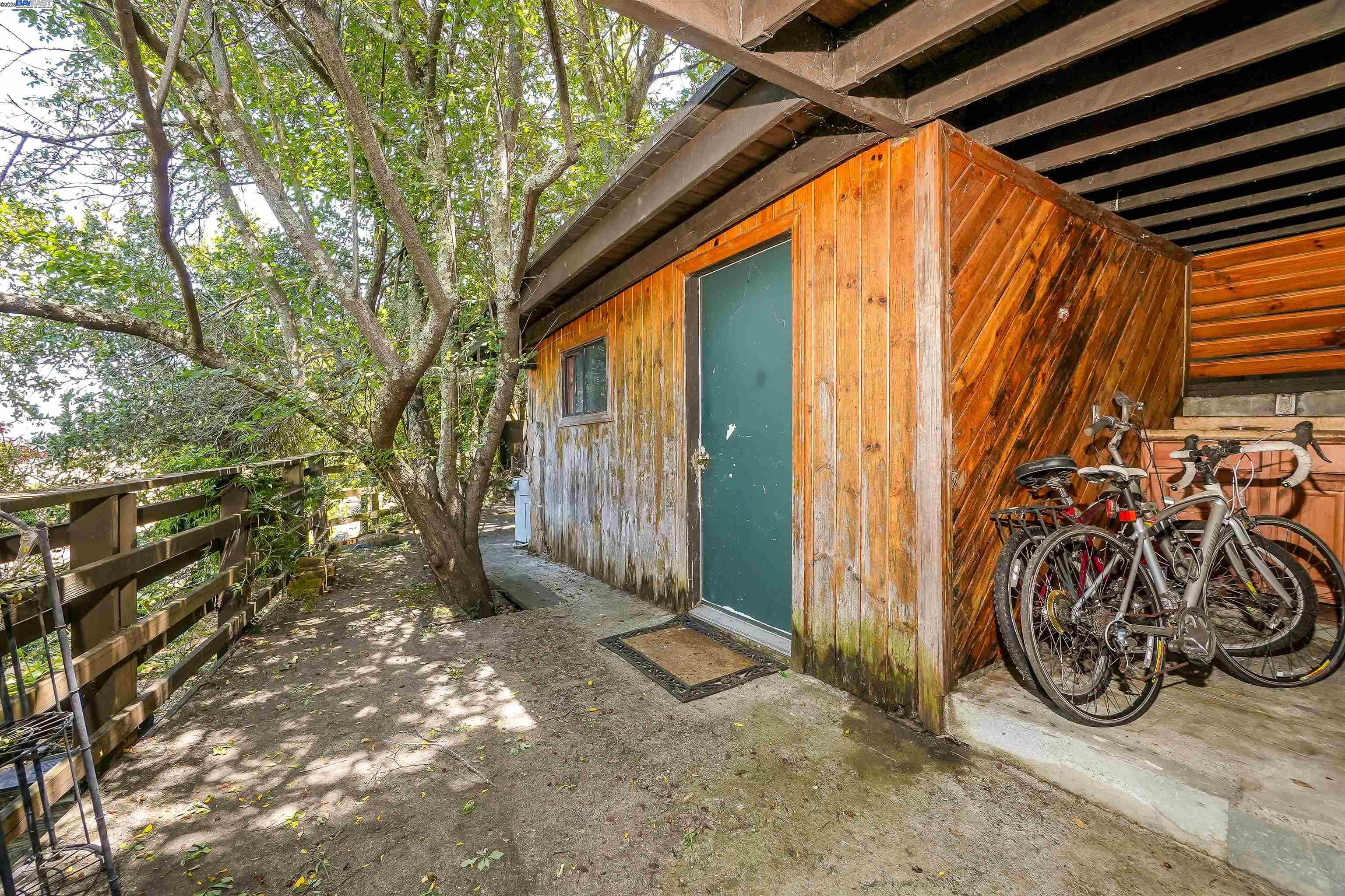 Detail Gallery Image 50 of 58 For 21 Red Rock Way, San Rafael,  CA 94903-3840 - 3 Beds | 2/1 Baths