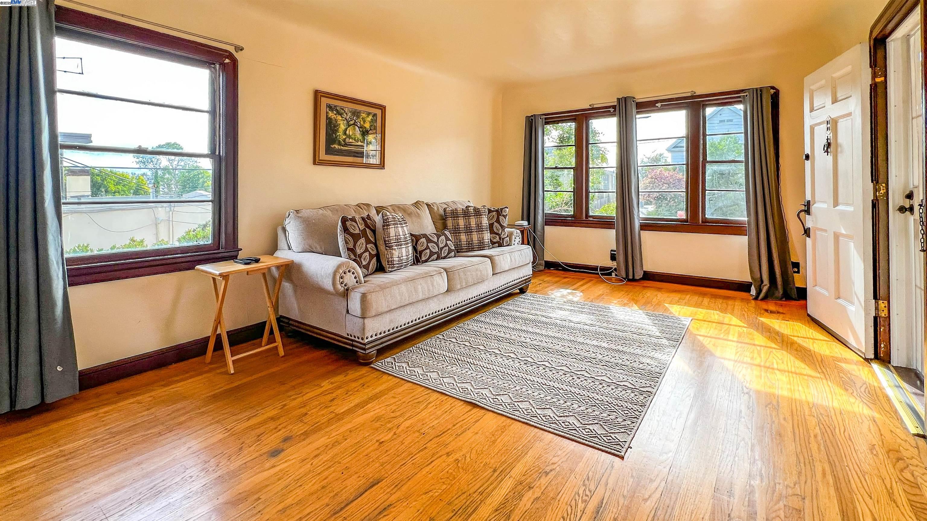 Detail Gallery Image 5 of 24 For 518 Branciforte St, Vallejo,  CA 94590 - 2 Beds | 1/1 Baths