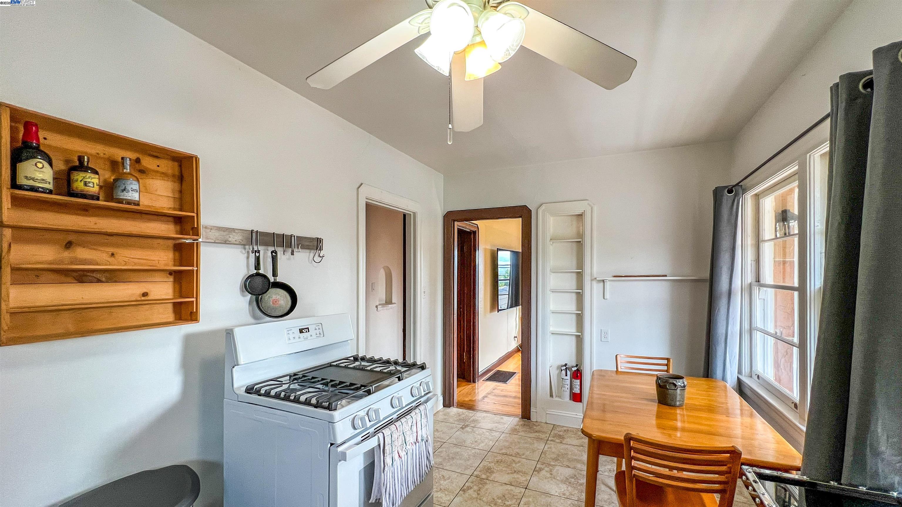 Detail Gallery Image 8 of 24 For 518 Branciforte St, Vallejo,  CA 94590 - 2 Beds | 1/1 Baths