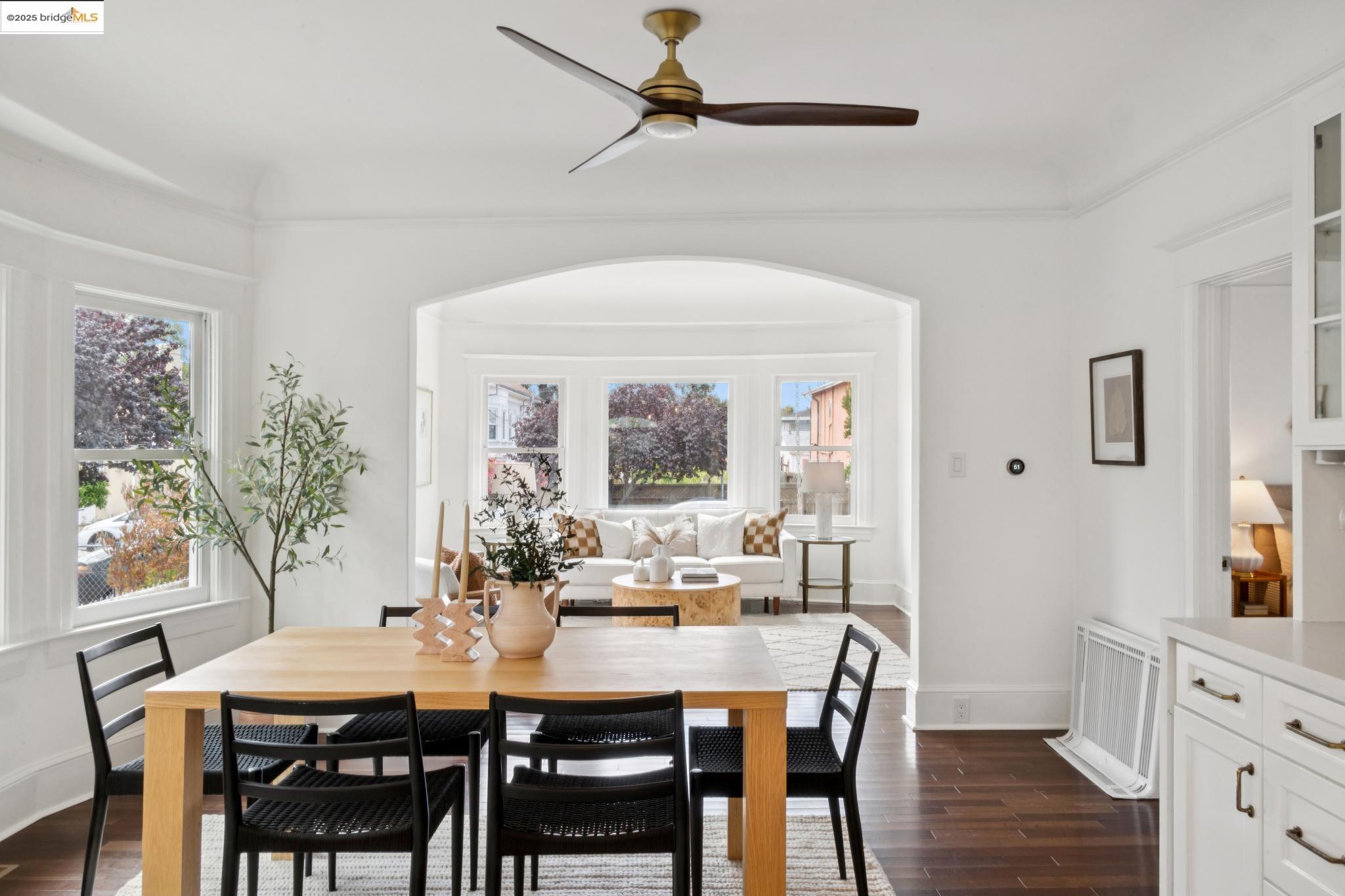 Detail Gallery Image 11 of 37 For 678 65th St, Oakland,  CA 94609 - 3 Beds | 2 Baths