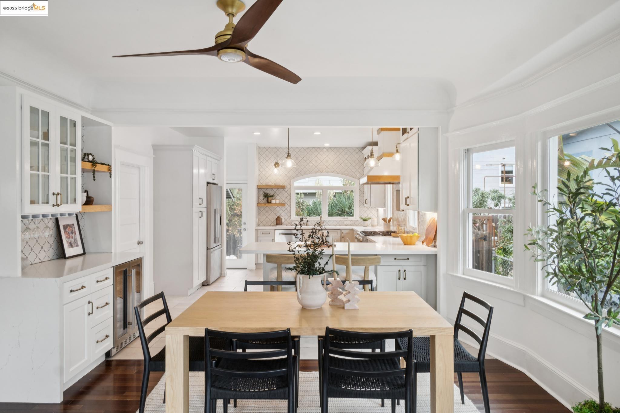 Detail Gallery Image 12 of 37 For 678 65th St, Oakland,  CA 94609 - 3 Beds | 2 Baths