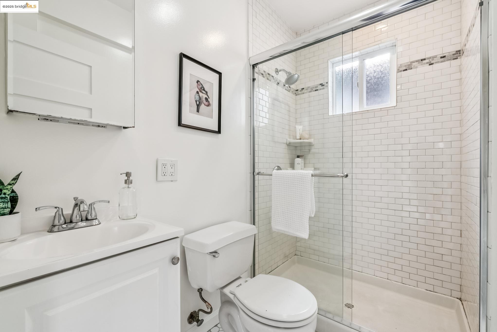 Detail Gallery Image 28 of 37 For 678 65th St, Oakland,  CA 94609 - 3 Beds | 2 Baths