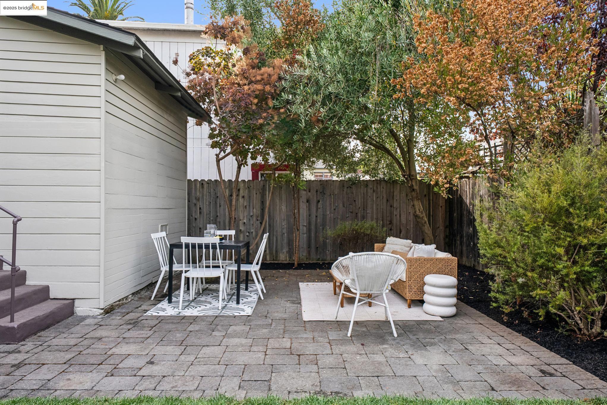 Detail Gallery Image 33 of 37 For 678 65th St, Oakland,  CA 94609 - 3 Beds | 2 Baths