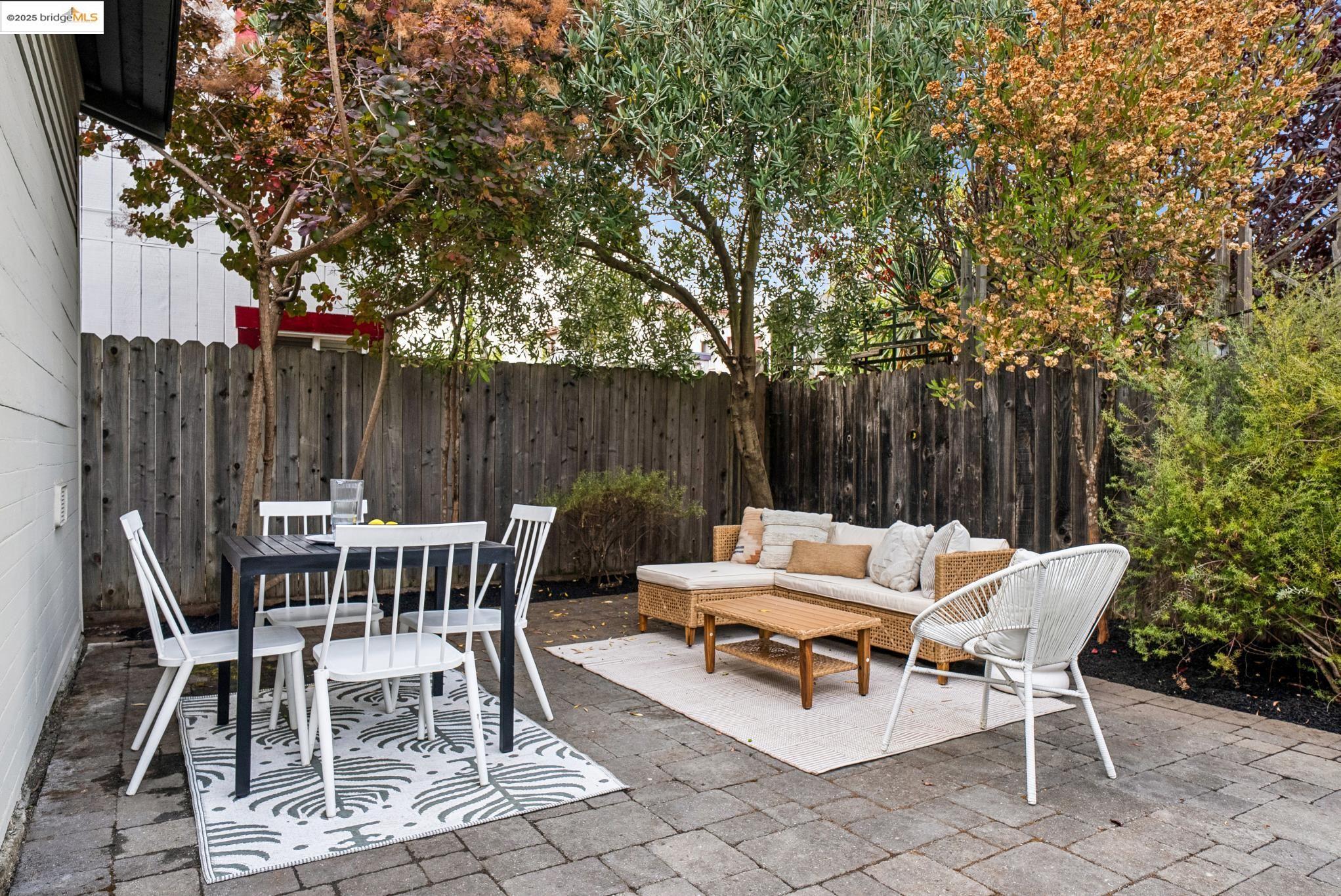 Detail Gallery Image 34 of 37 For 678 65th St, Oakland,  CA 94609 - 3 Beds | 2 Baths