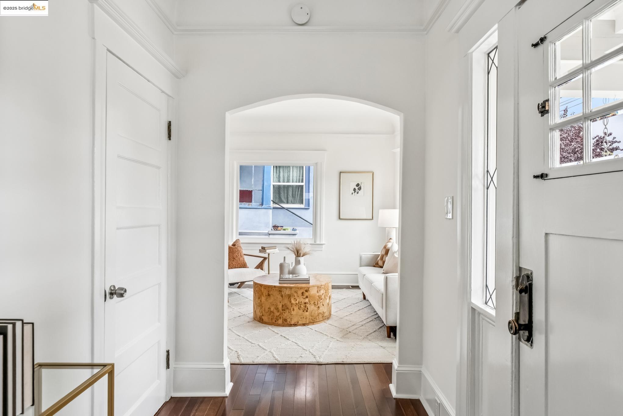 Detail Gallery Image 7 of 37 For 678 65th St, Oakland,  CA 94609 - 3 Beds | 2 Baths