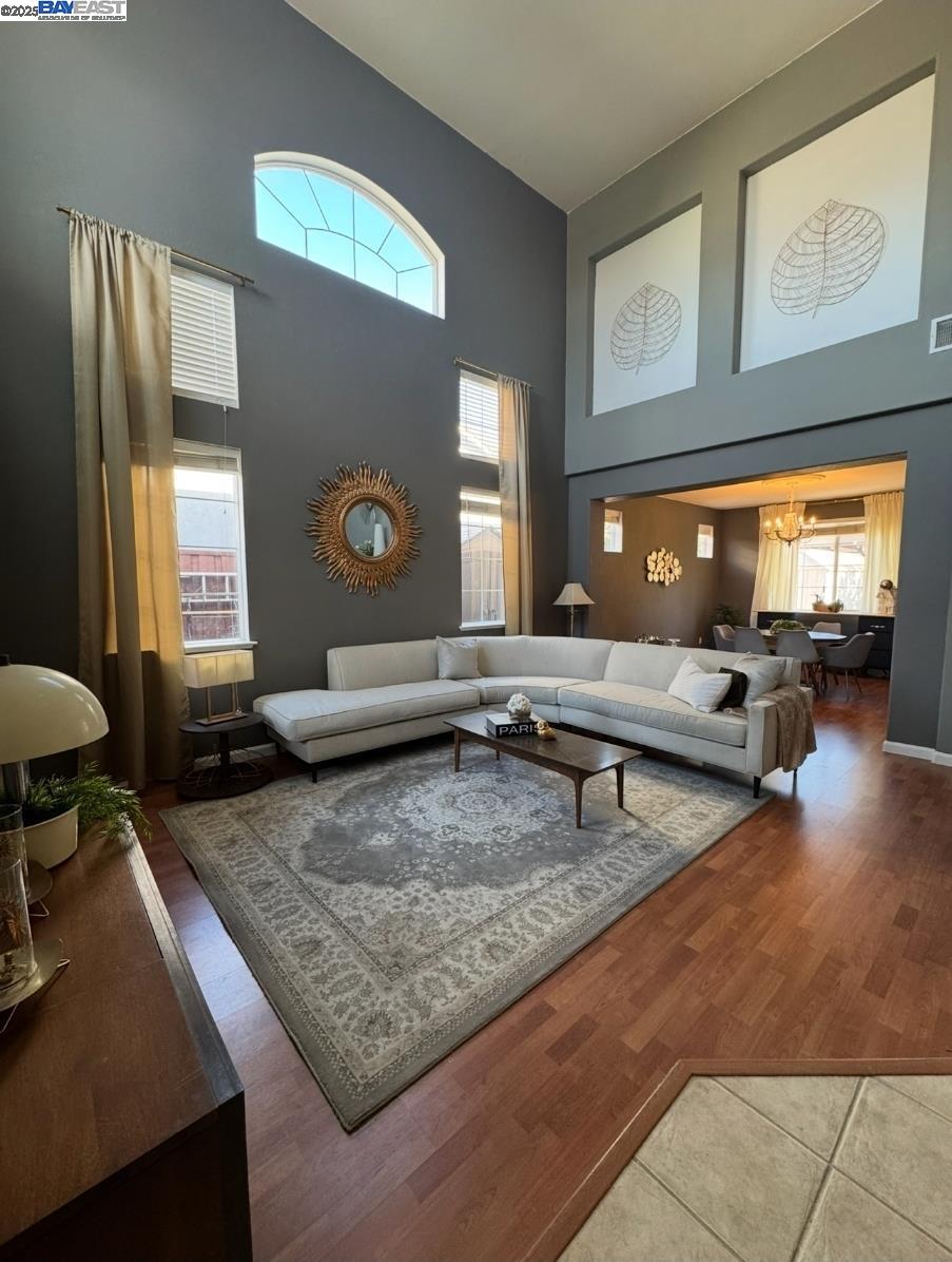 Detail Gallery Image 5 of 29 For 1242 Tulloch Dr, Tracy,  CA 95304 - 5 Beds | 3 Baths
