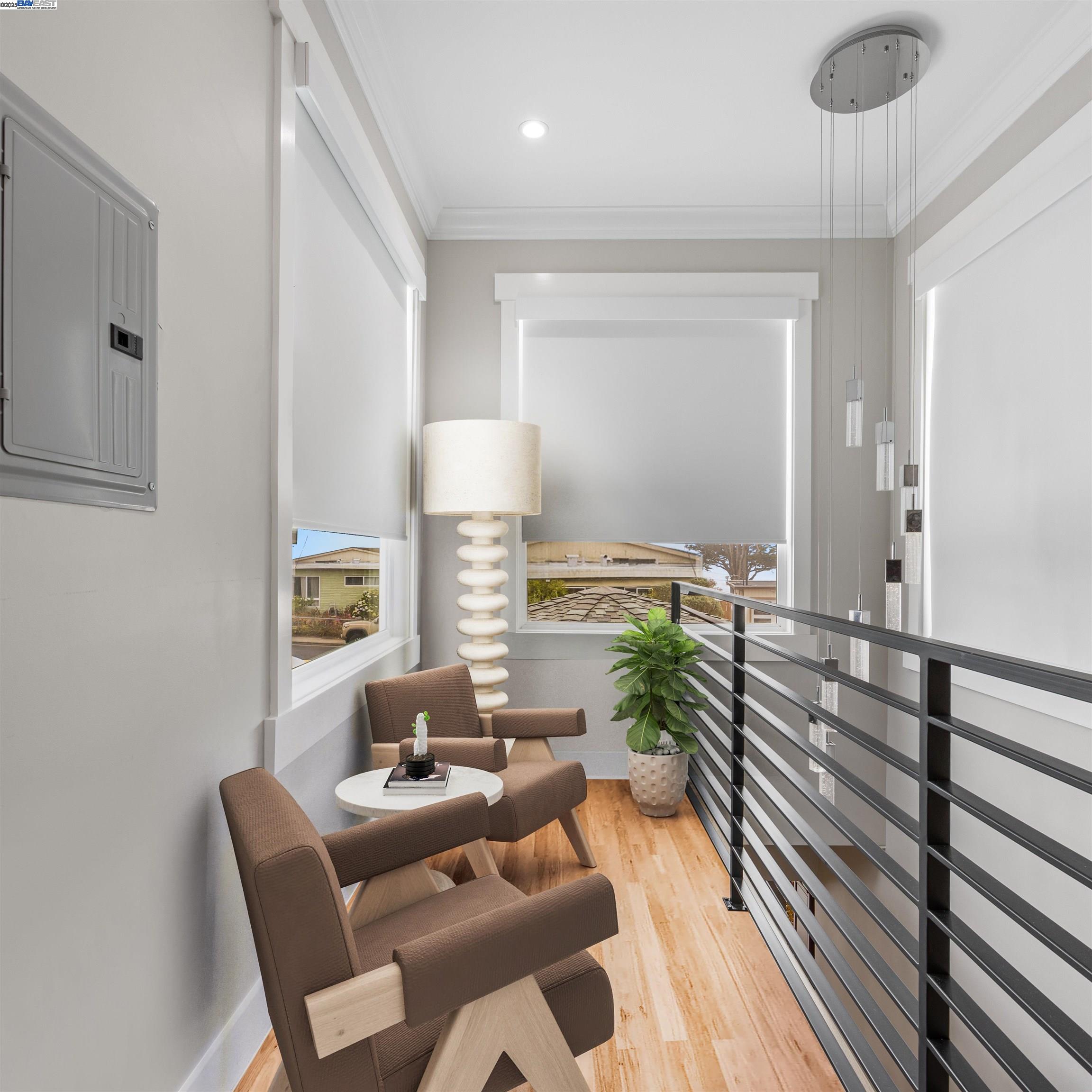 Detail Gallery Image 6 of 20 For 487 Manor Dr, Pacifica,  CA 94044 - 3 Beds | 4 Baths