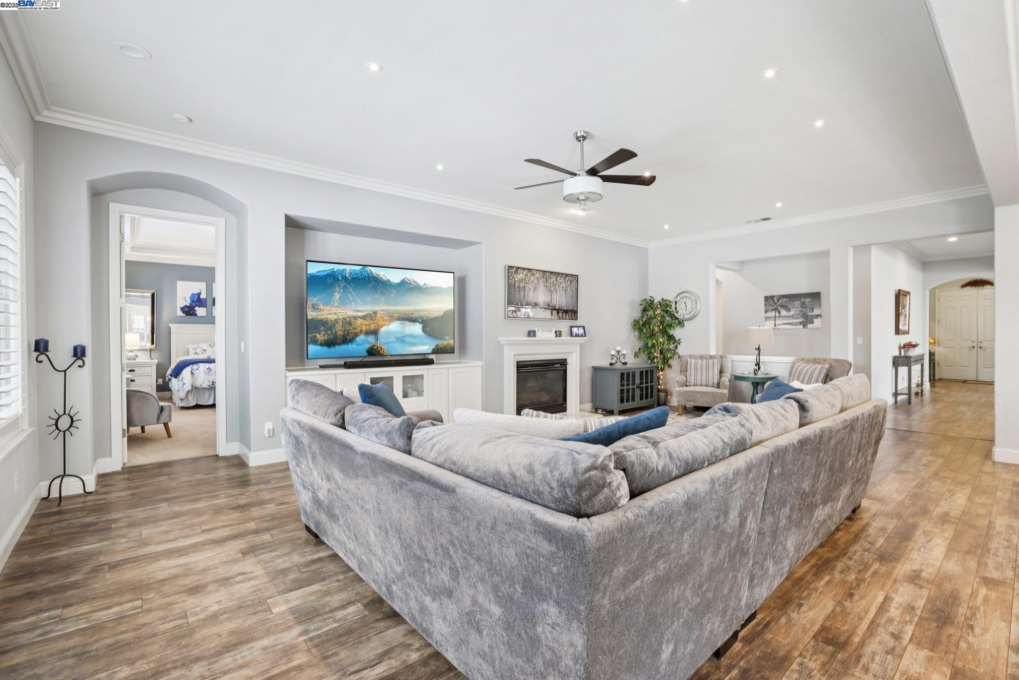 Detail Gallery Image 4 of 42 For 5672 Arcadia Circle, Discovery Bay,  CA 94505 - 4 Beds | 3 Baths