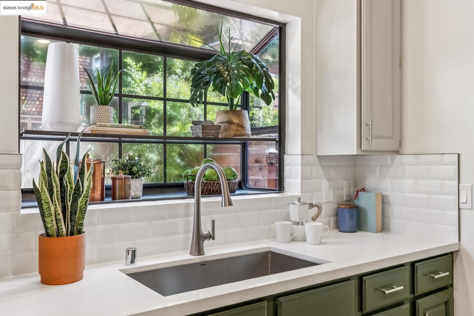 Detail Gallery Image 12 of 54 For 1936 Berryman St, Berkeley,  CA 94709 - – Beds | – Baths