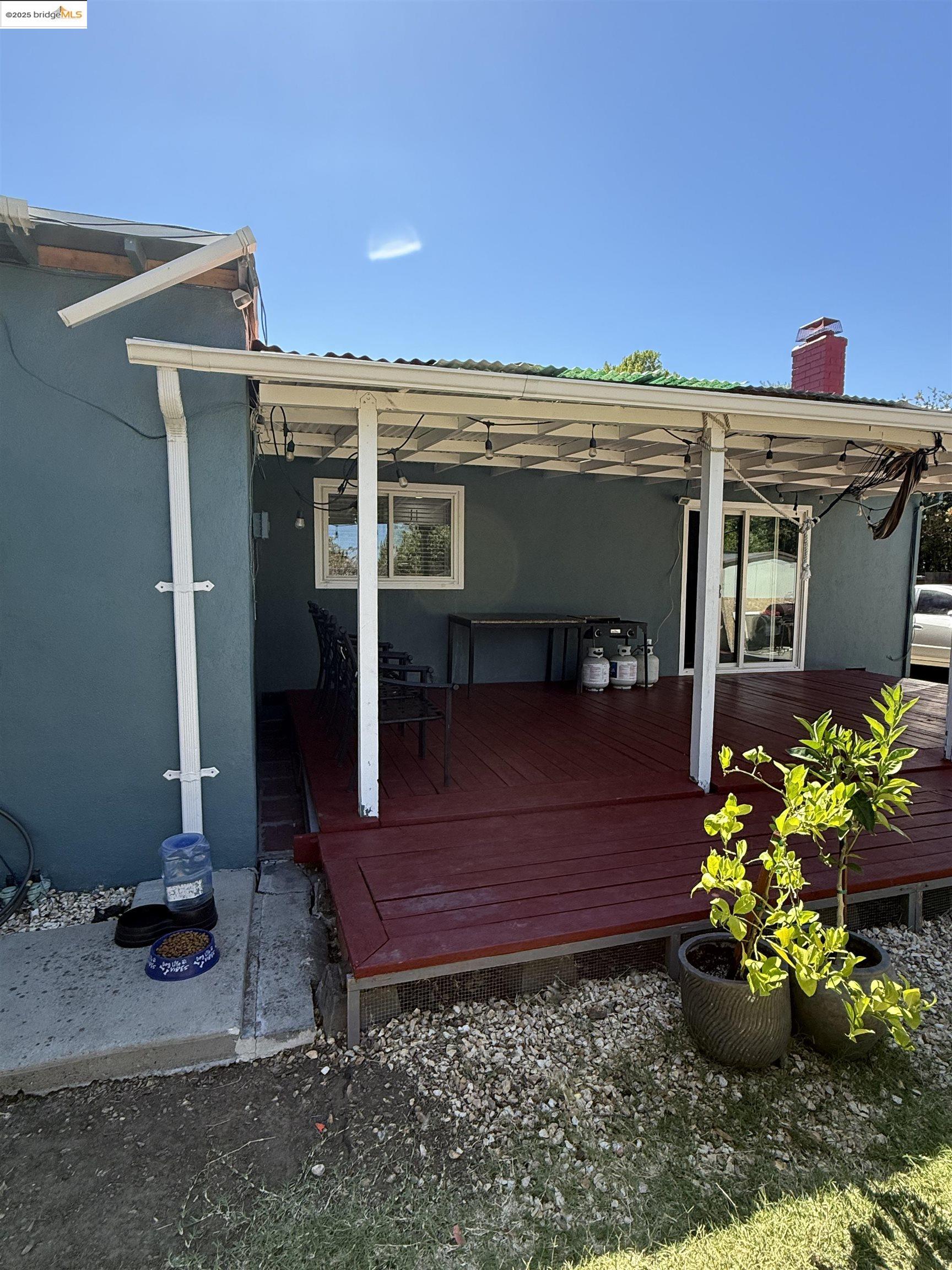 Detail Gallery Image 9 of 11 For 1593 Norine Drive, Pittsburg,  CA 94565 - 4 Beds | 2 Baths