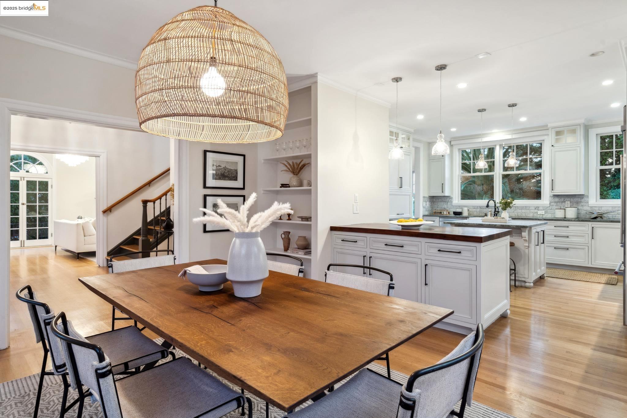 Detail Gallery Image 24 of 60 For 6051 Margarido Dr, Oakland,  CA 94618 - 5 Beds | 5/1 Baths