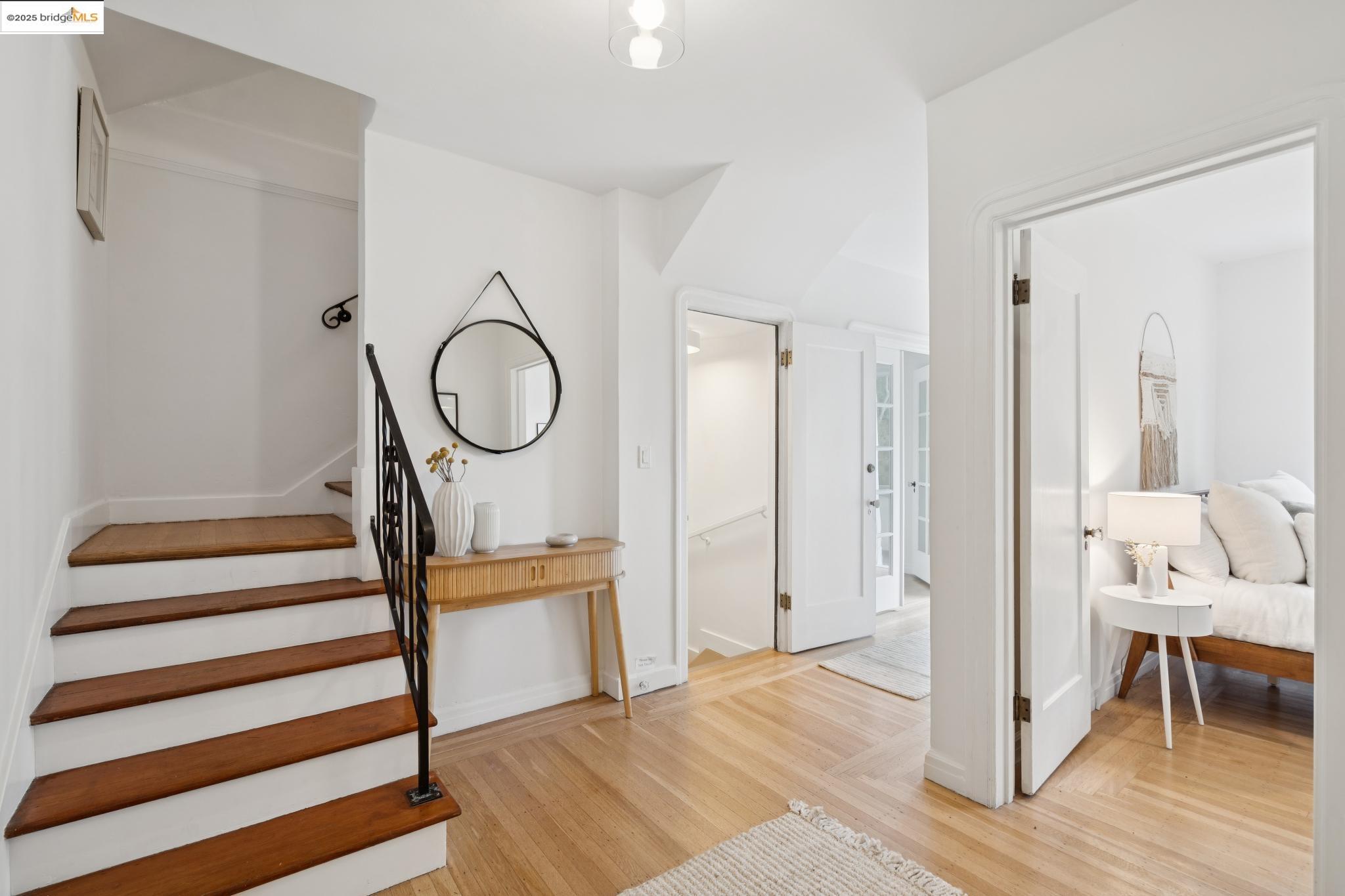 Detail Gallery Image 32 of 60 For 6051 Margarido Dr, Oakland,  CA 94618 - 5 Beds | 5/1 Baths