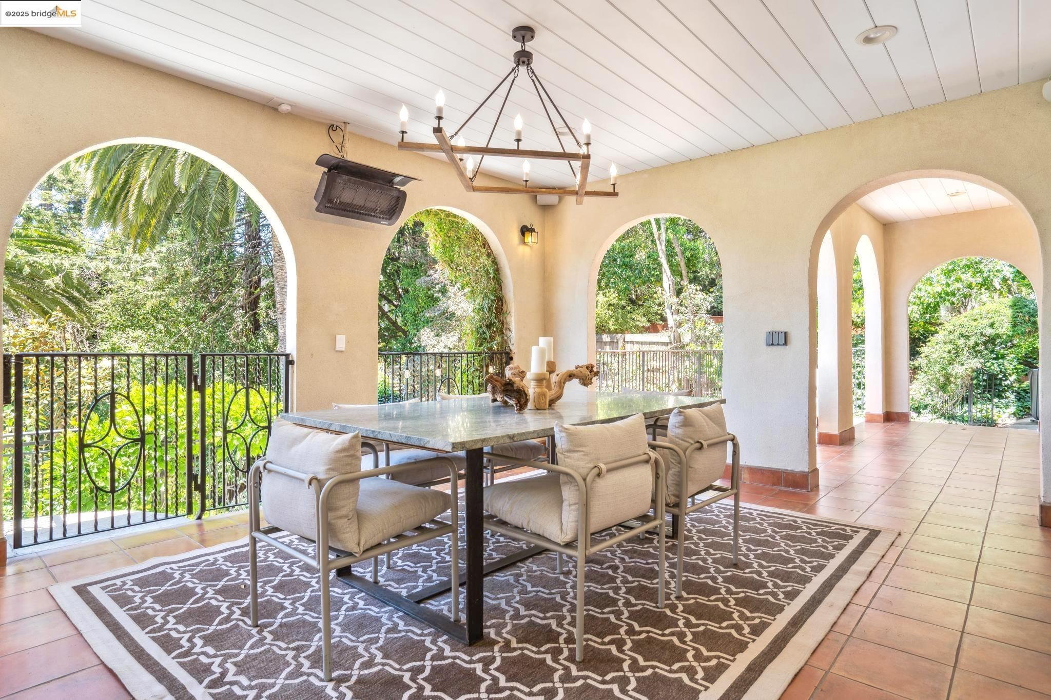 Detail Gallery Image 49 of 60 For 6051 Margarido Dr, Oakland,  CA 94618 - 5 Beds | 5/1 Baths
