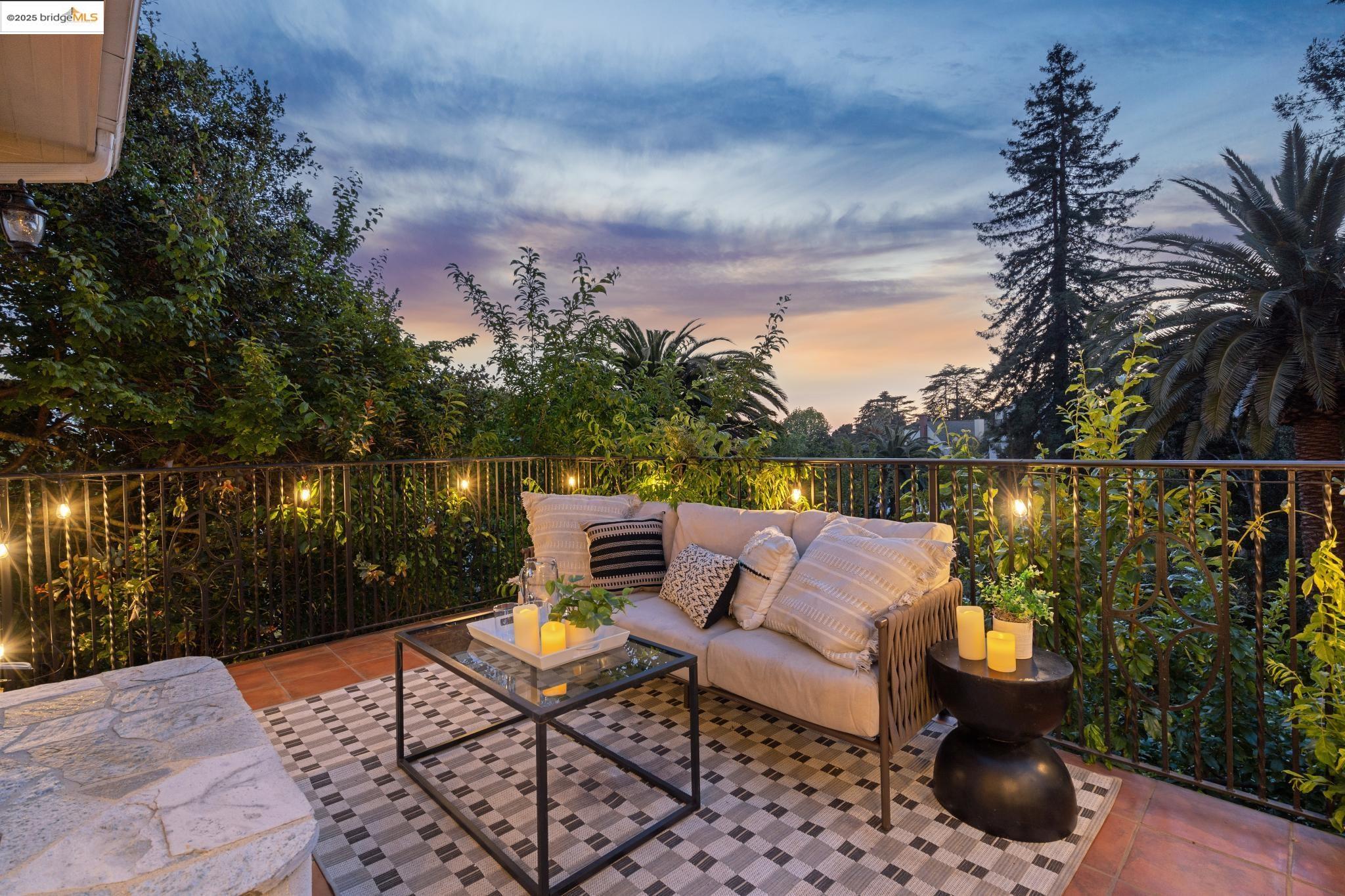 Detail Gallery Image 55 of 60 For 6051 Margarido Dr, Oakland,  CA 94618 - 5 Beds | 5/1 Baths