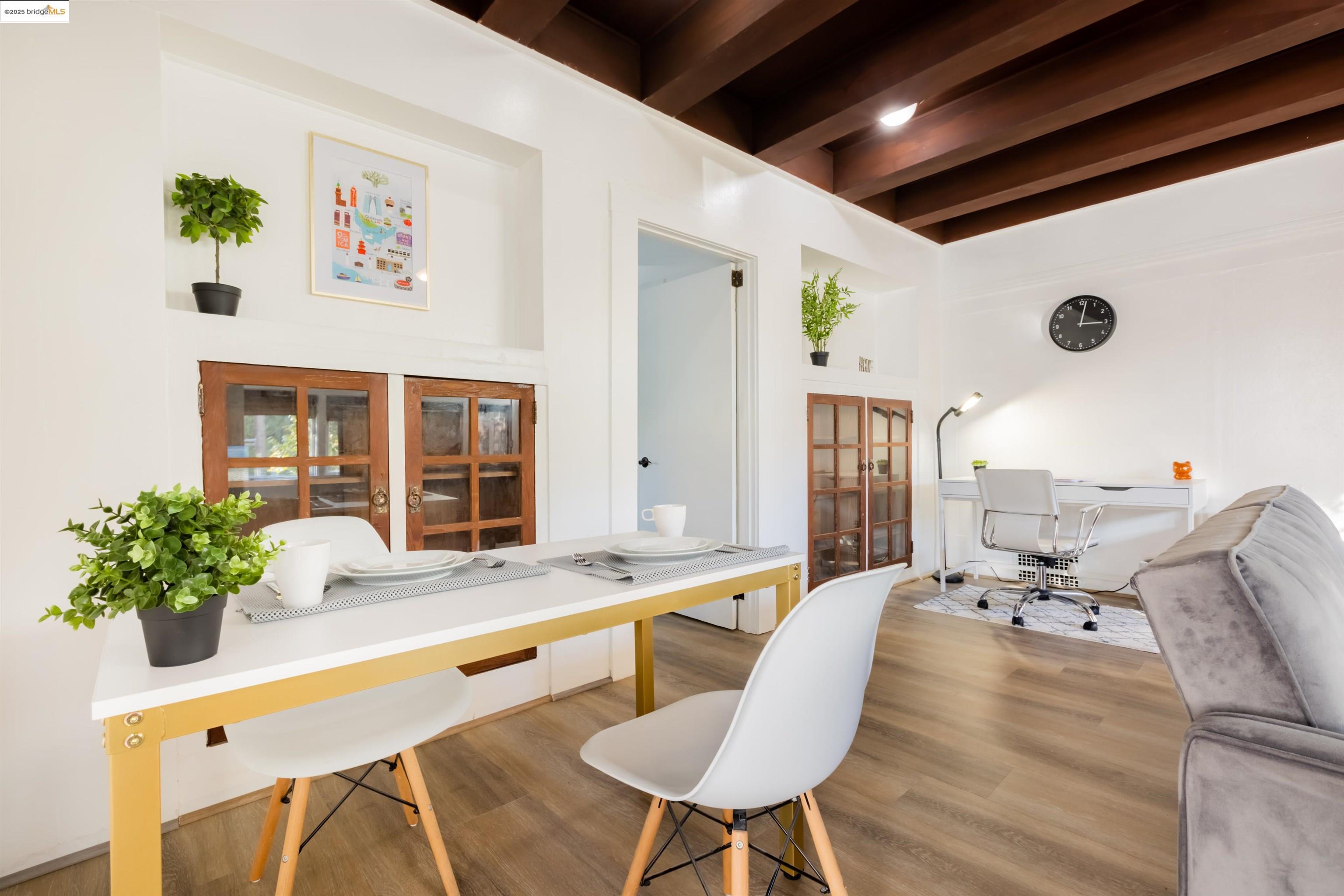 Detail Gallery Image 1 of 13 For 400 Lagunitas, Oakland,  CA 94610 - – Beds | – Baths