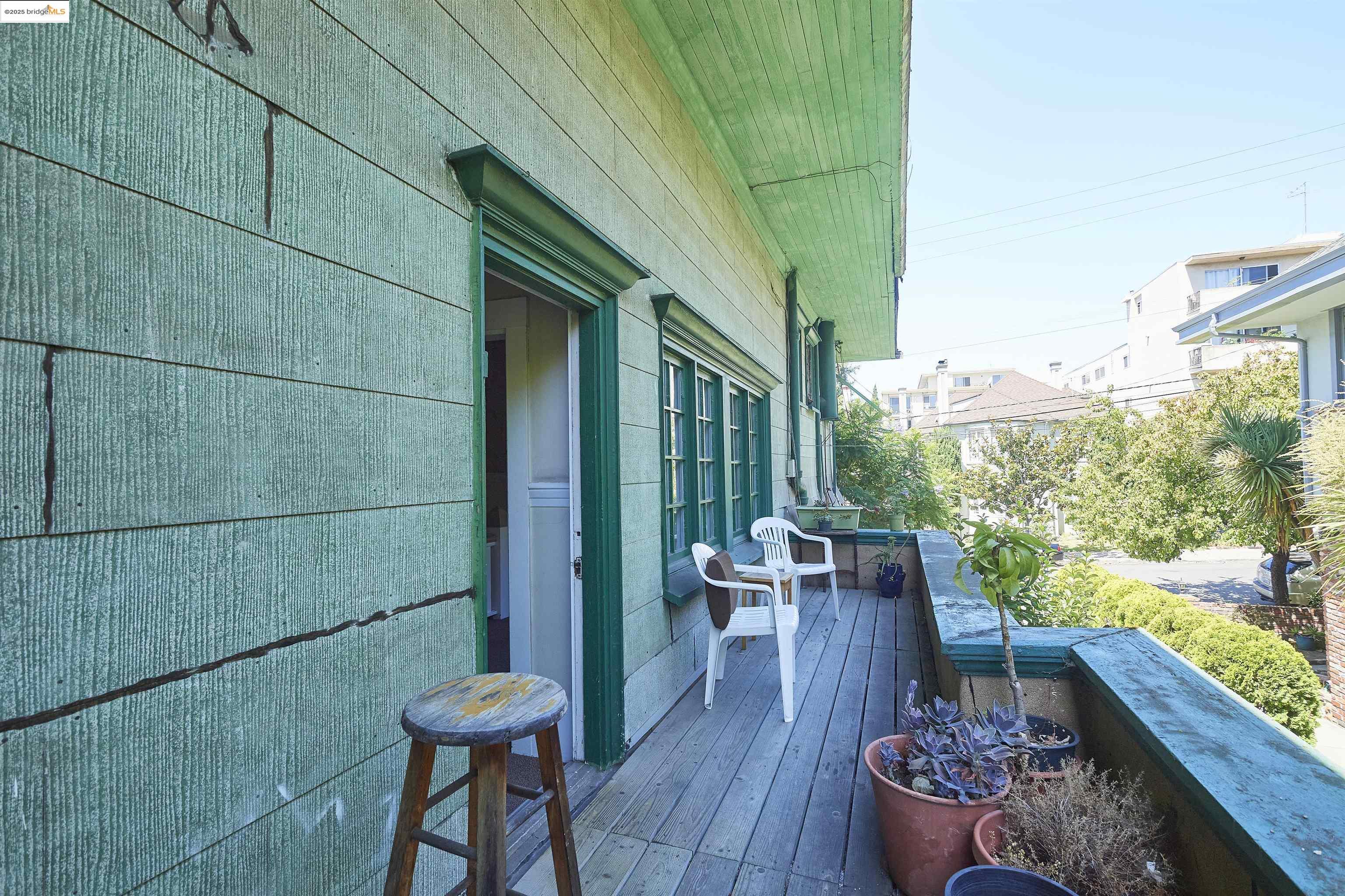 Detail Gallery Image 13 of 13 For 400 Lagunitas, Oakland,  CA 94610 - – Beds | – Baths