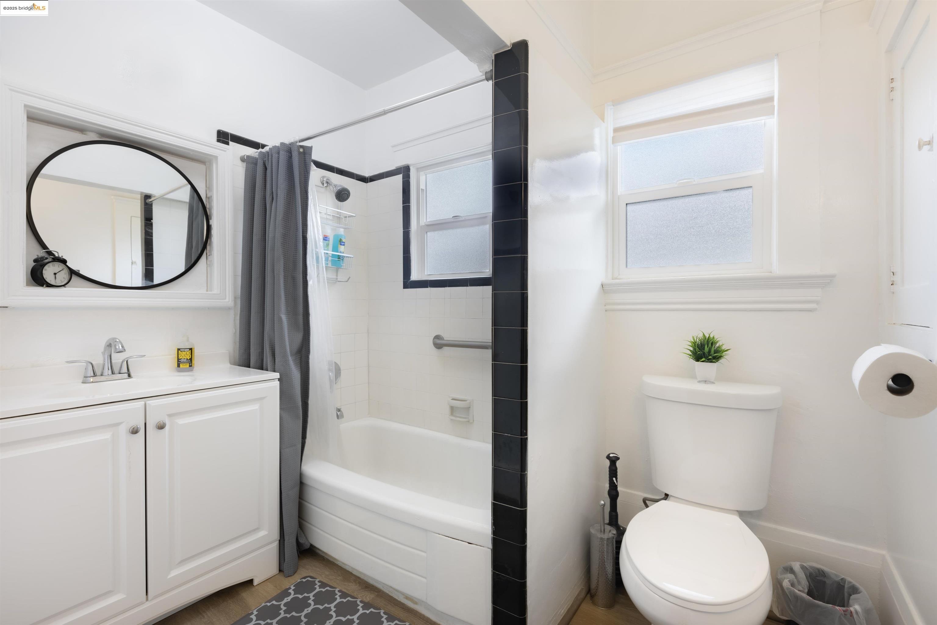 Detail Gallery Image 6 of 13 For 400 Lagunitas, Oakland,  CA 94610 - – Beds | – Baths