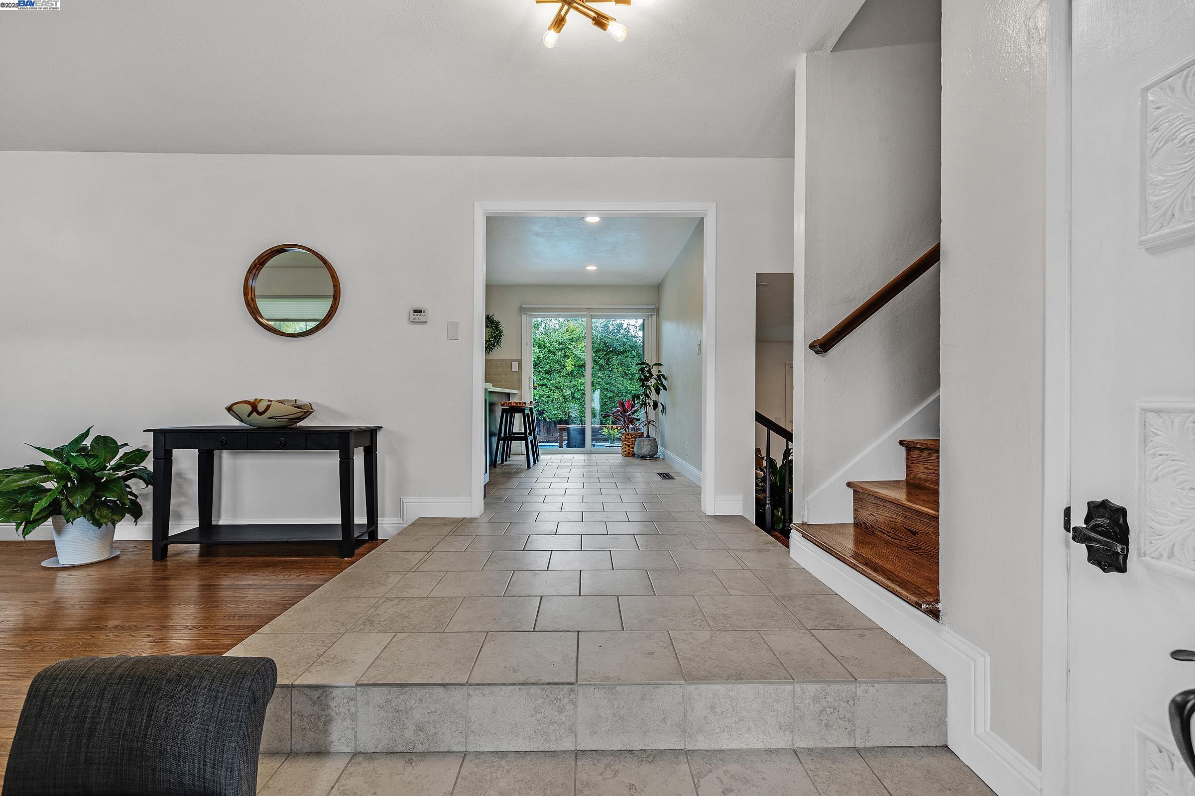 Detail Gallery Image 3 of 30 For 4421 Muirwood Dr, Pleasanton,  CA 94588 - 4 Beds | 2/1 Baths