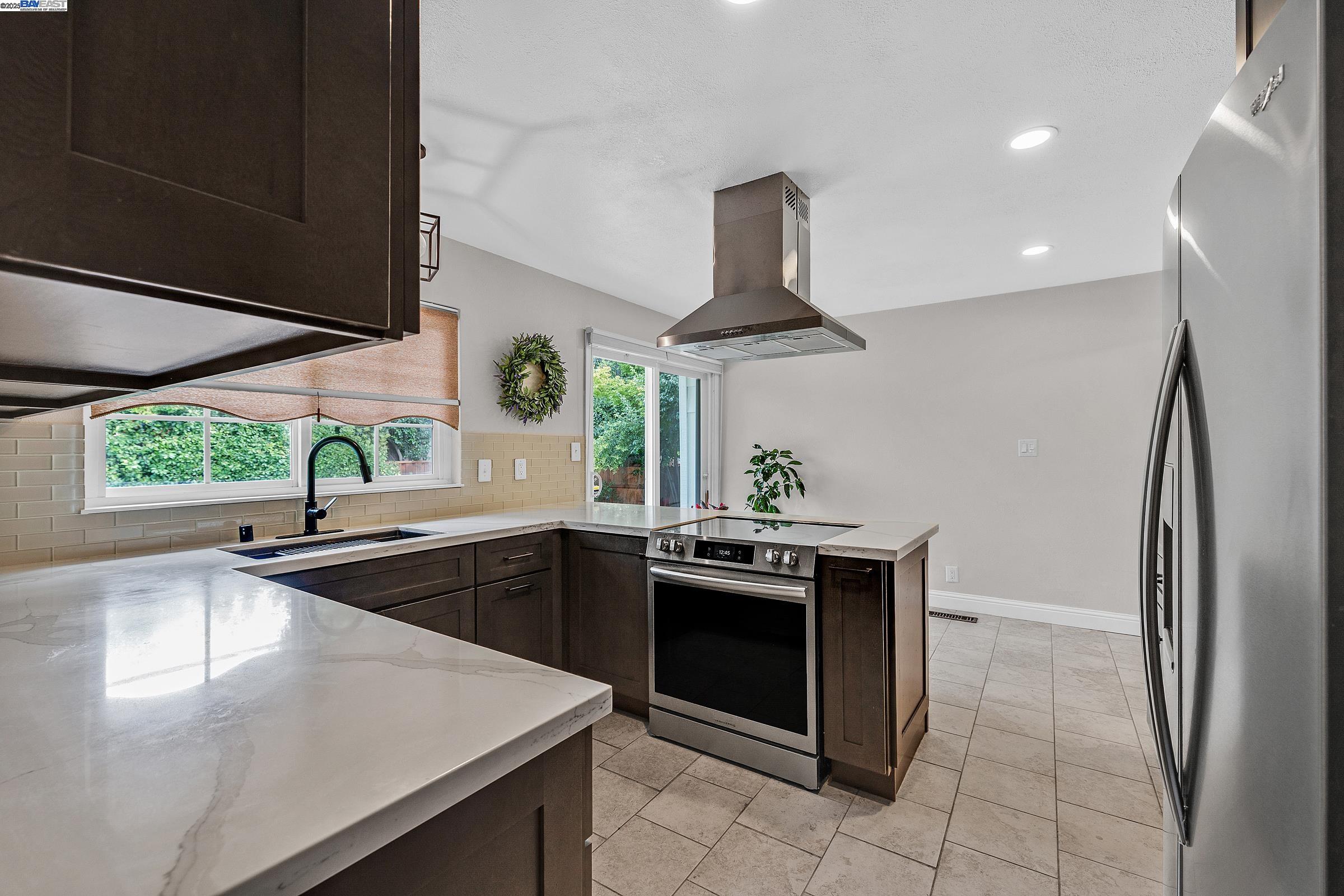 Detail Gallery Image 10 of 30 For 4421 Muirwood Dr, Pleasanton,  CA 94588 - 4 Beds | 2/1 Baths