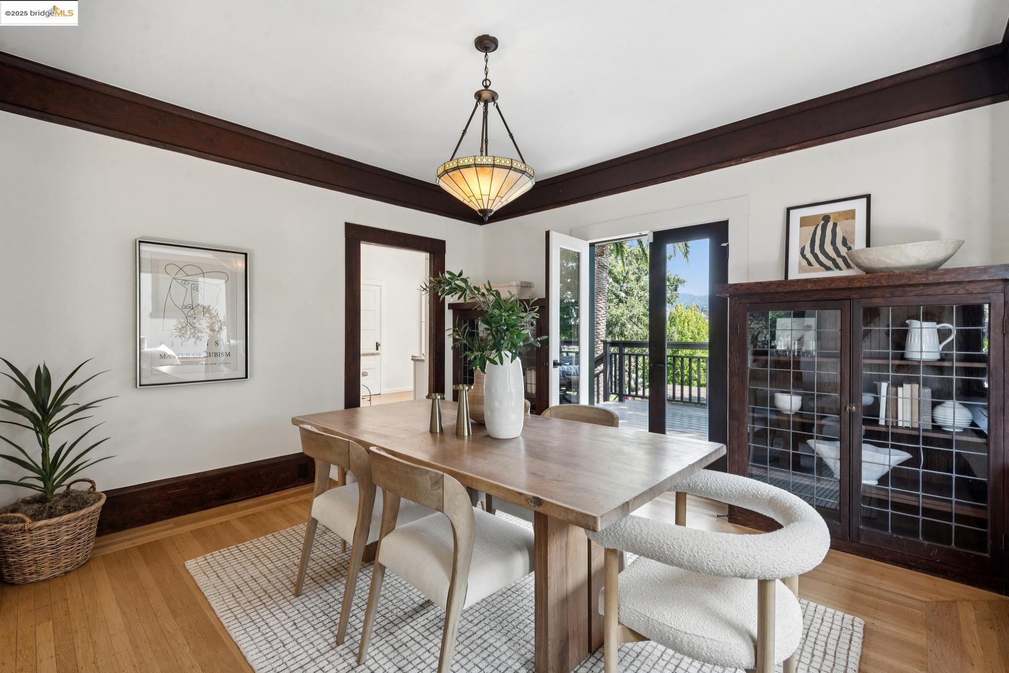 Detail Gallery Image 14 of 60 For 526 Mira Vista Ave, Oakland,  CA 94610 - 5 Beds | 3/1 Baths