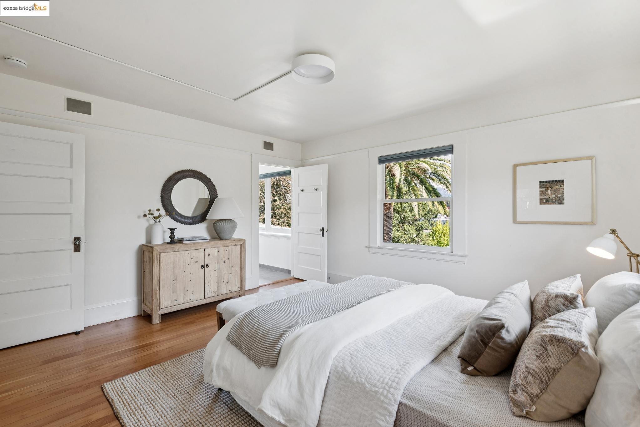 Detail Gallery Image 30 of 60 For 526 Mira Vista Ave, Oakland,  CA 94610 - 5 Beds | 3/1 Baths