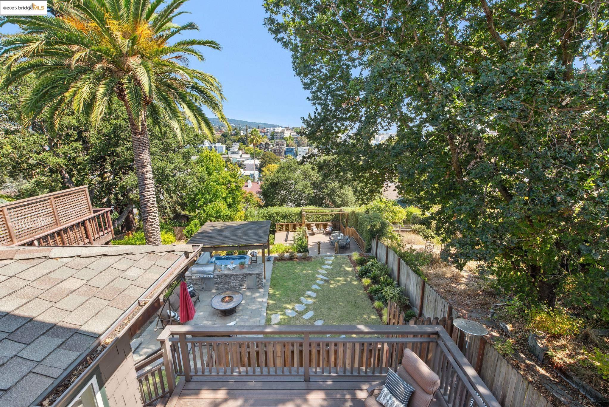 Detail Gallery Image 32 of 60 For 526 Mira Vista Ave, Oakland,  CA 94610 - 5 Beds | 3/1 Baths