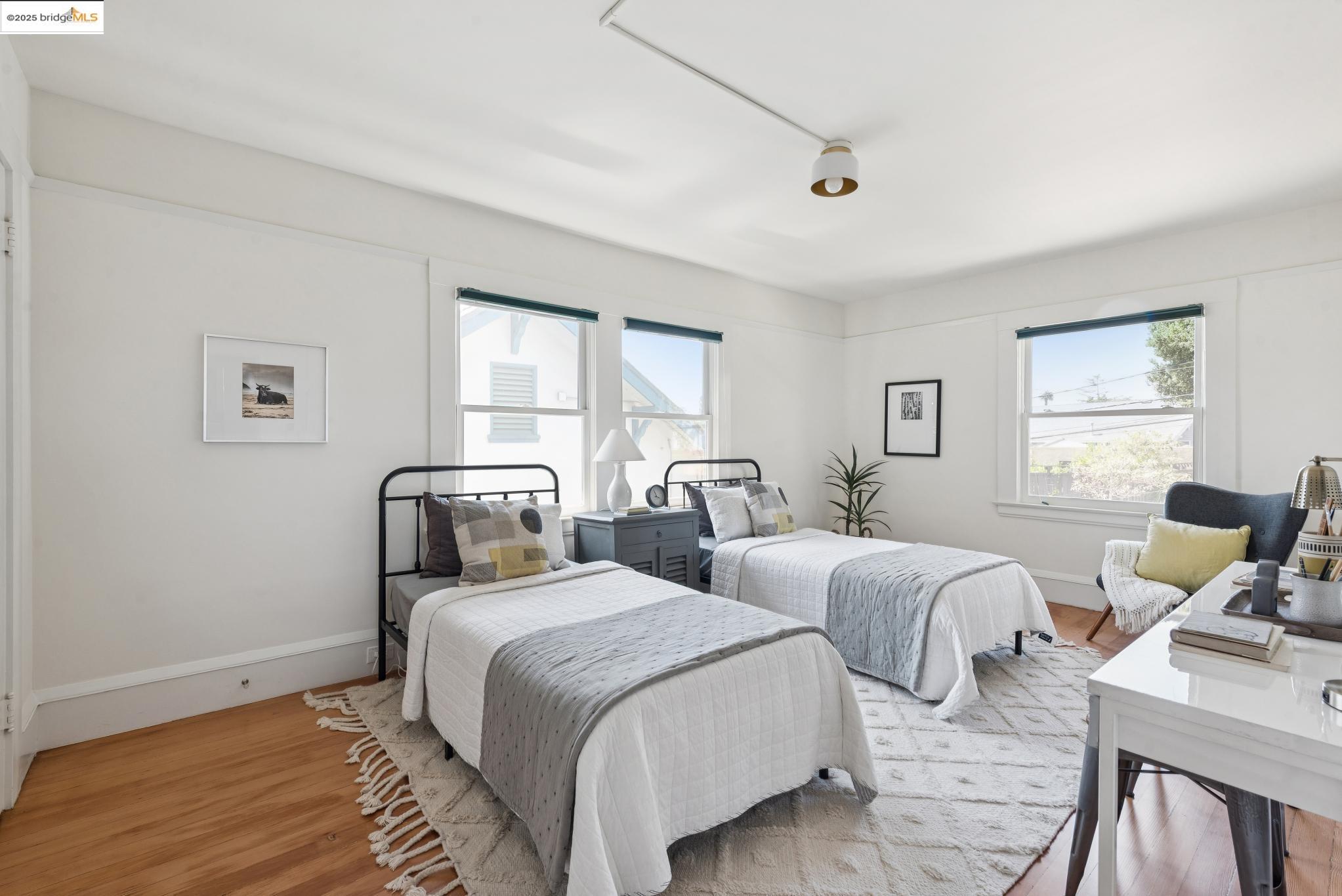 Detail Gallery Image 33 of 60 For 526 Mira Vista Ave, Oakland,  CA 94610 - 5 Beds | 3/1 Baths