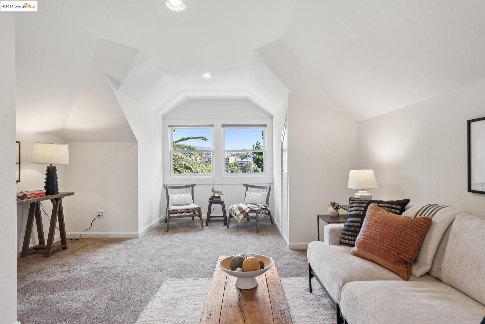 Detail Gallery Image 38 of 60 For 526 Mira Vista Ave, Oakland,  CA 94610 - 5 Beds | 3/1 Baths