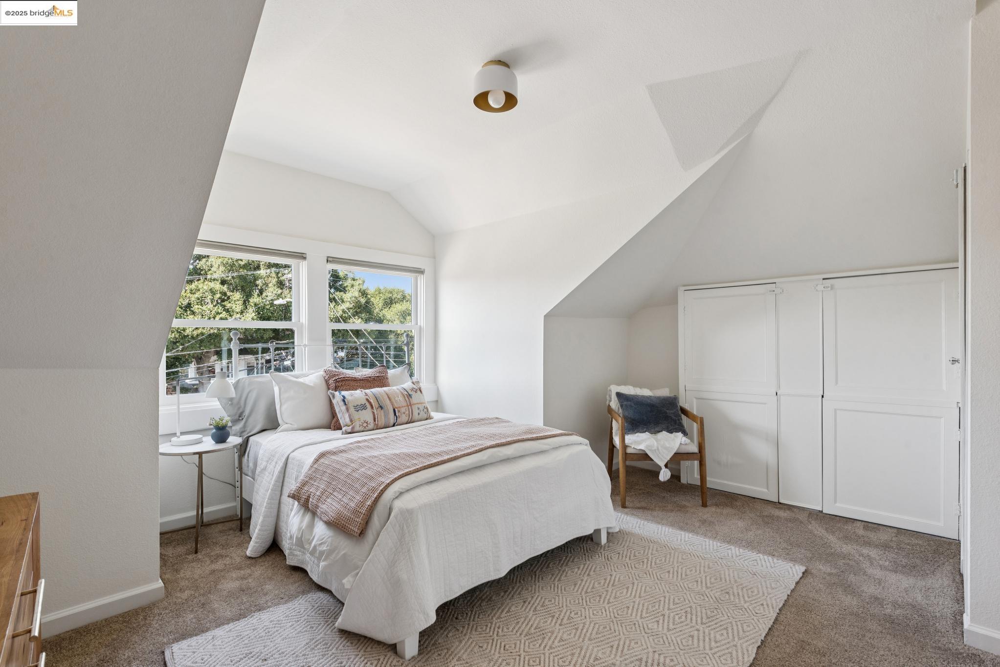 Detail Gallery Image 42 of 60 For 526 Mira Vista Ave, Oakland,  CA 94610 - 5 Beds | 3/1 Baths